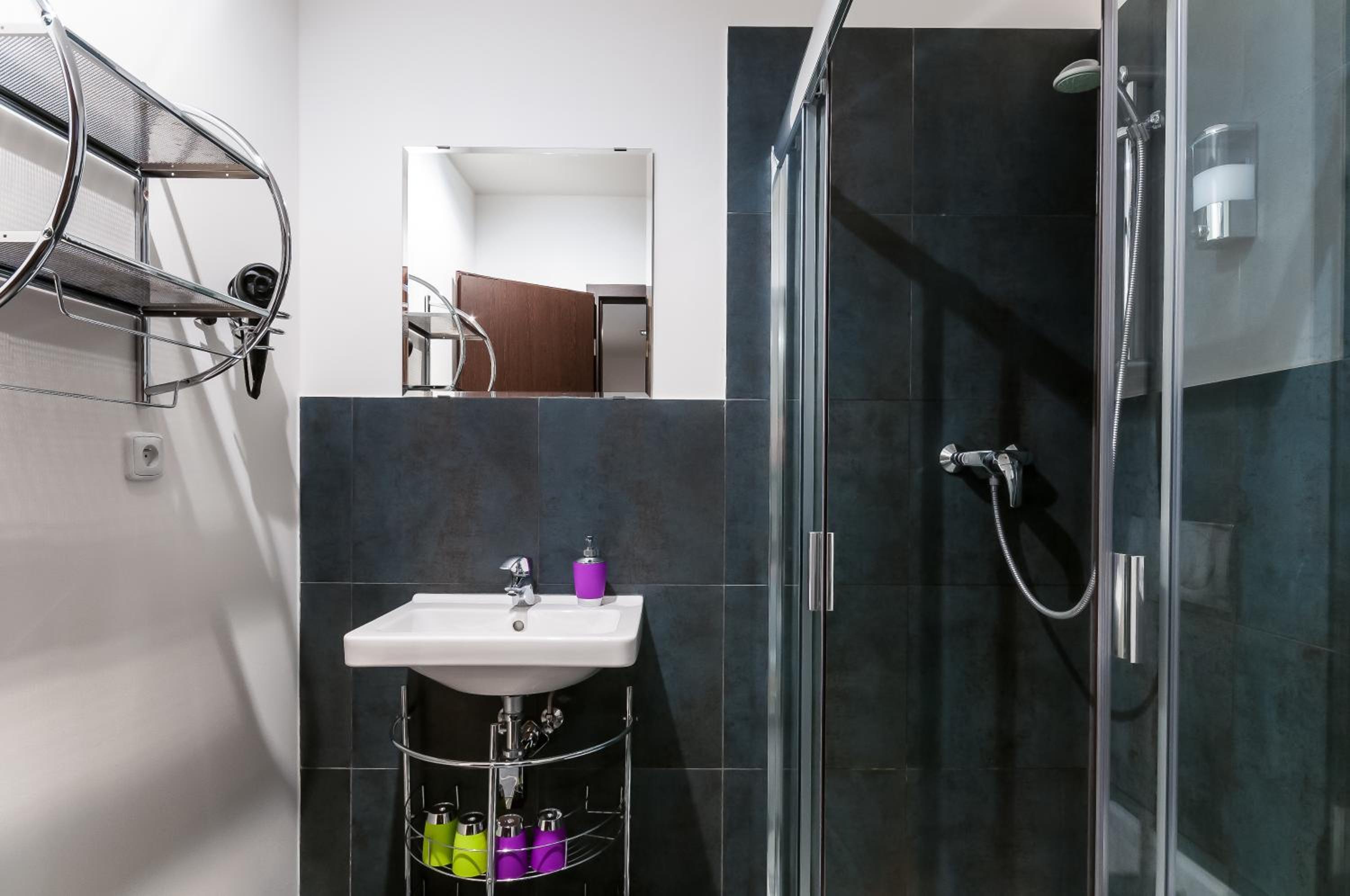 Double or Twin Room - Photo 25