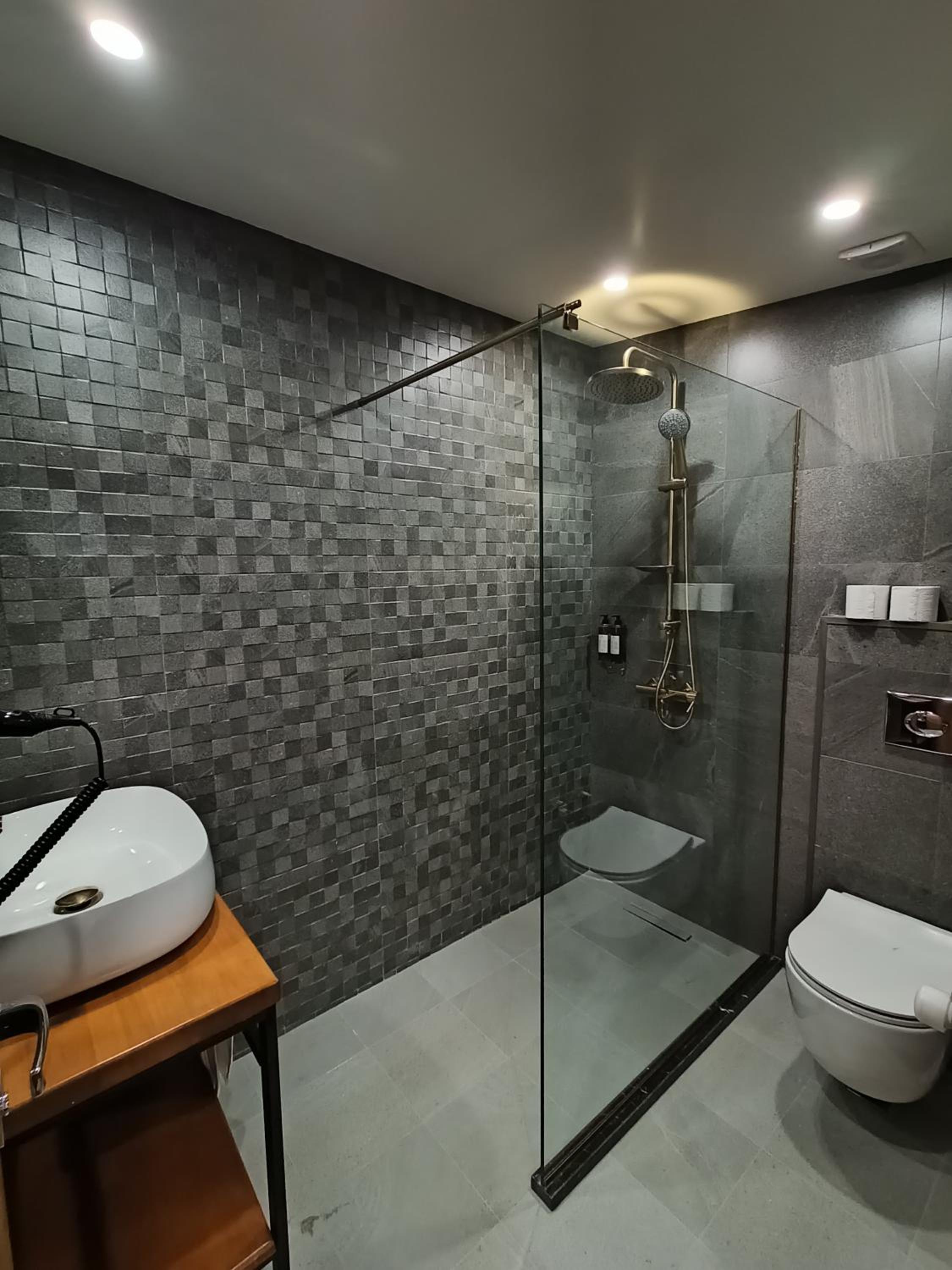 Double or Twin Room with Balcony - Photo 3