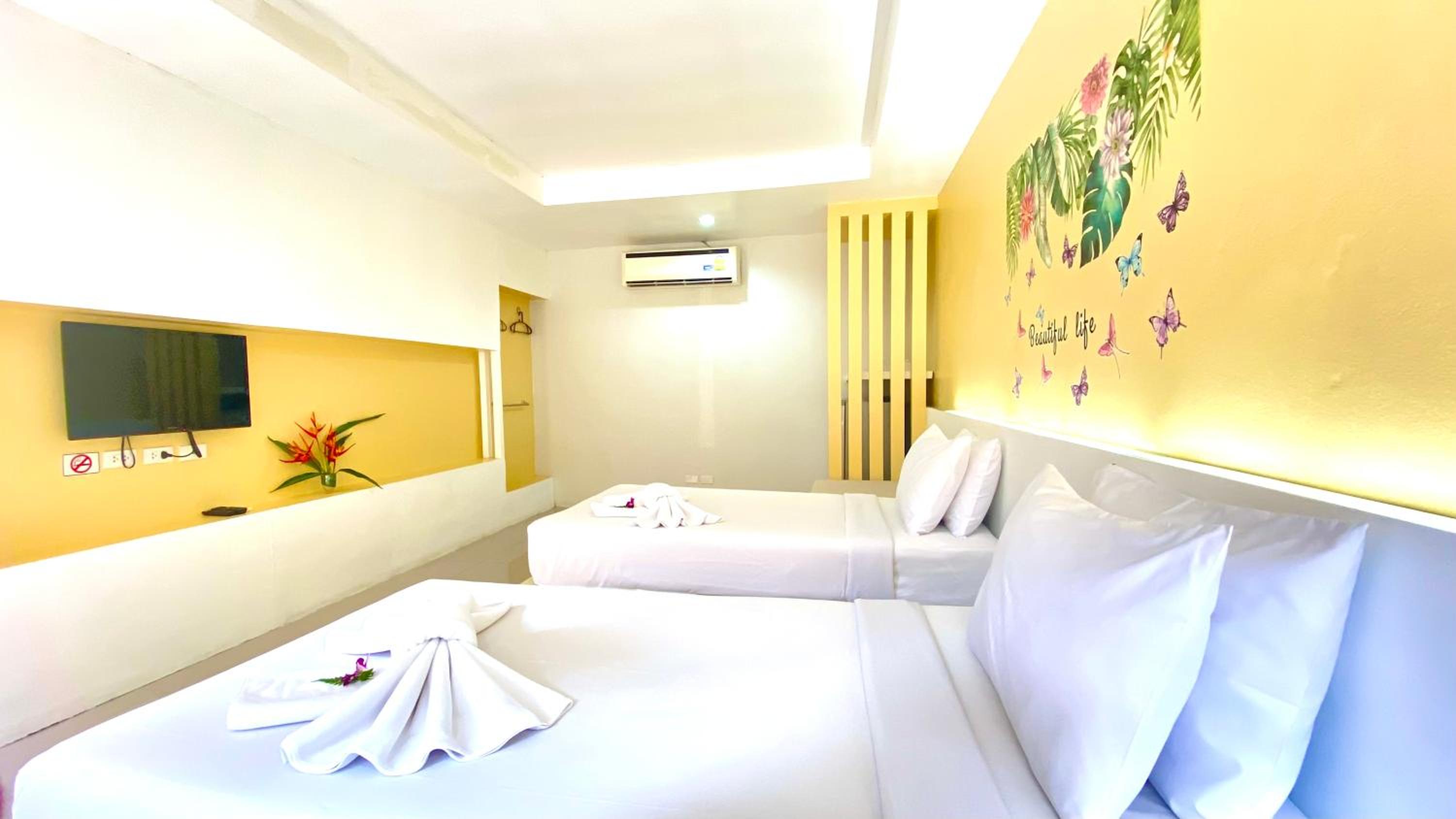 Deluxe Twin Room photo 3