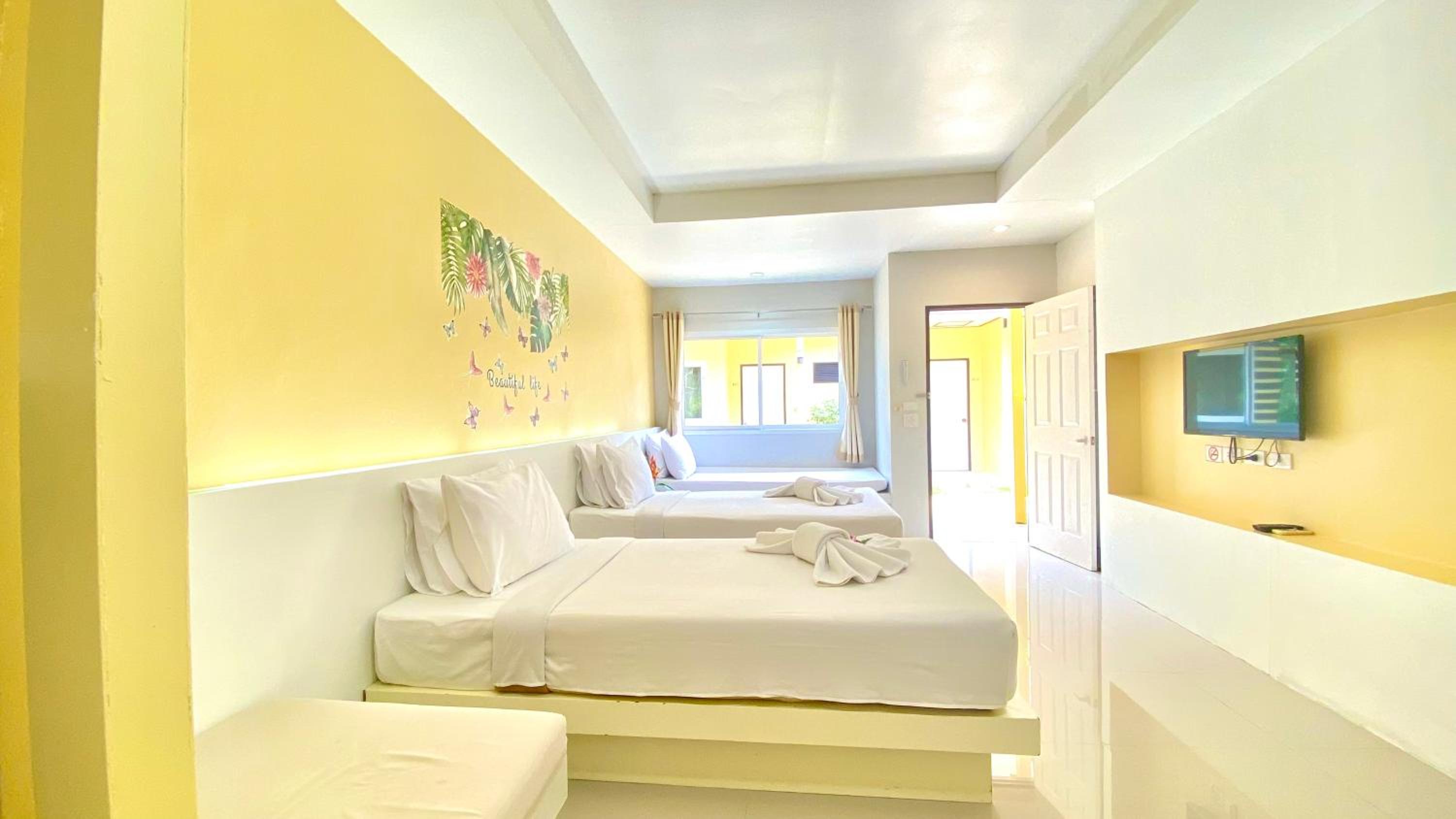 Deluxe Twin Room photo 2