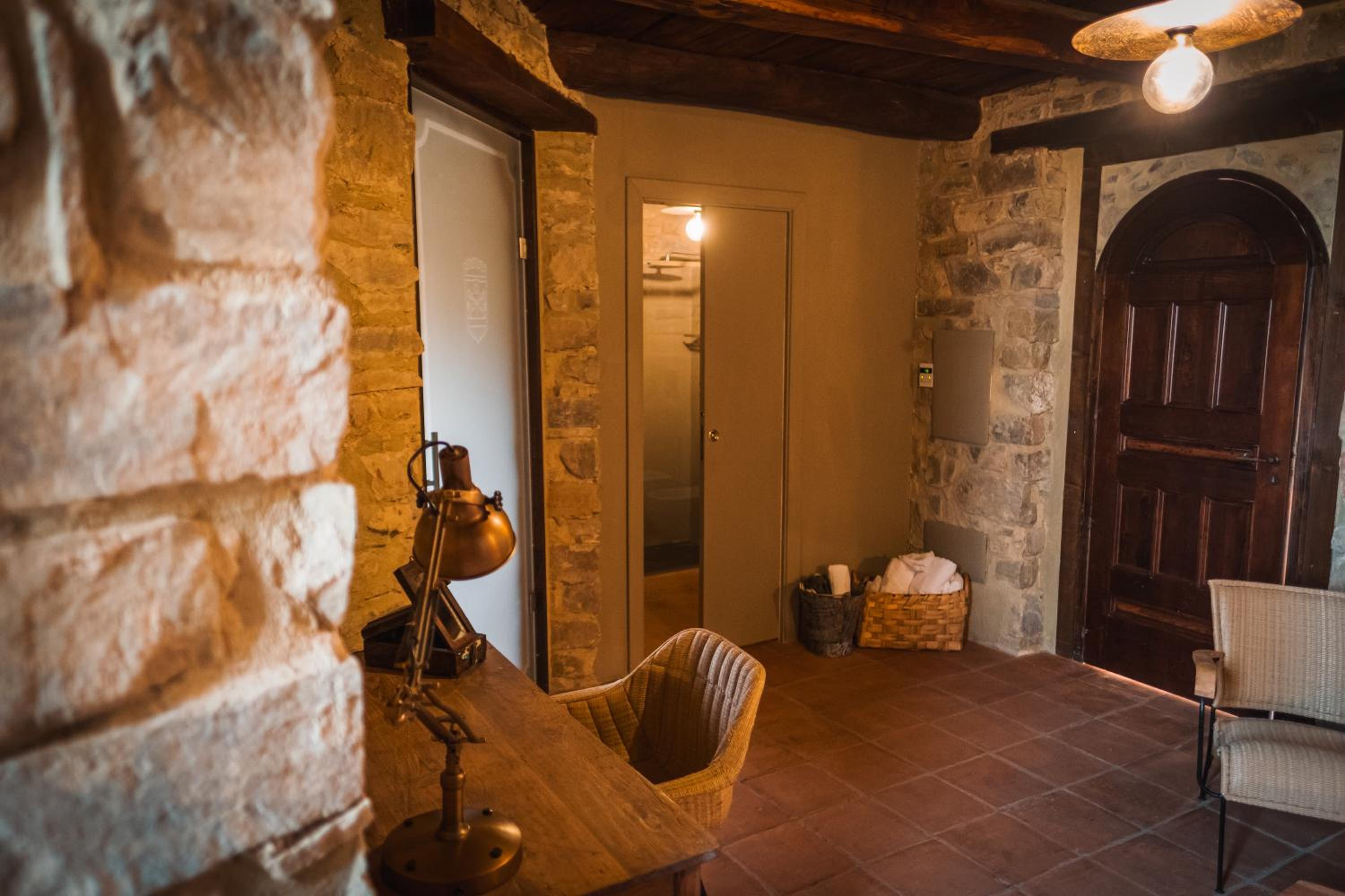 Suite with Hot Tub - Photo 20