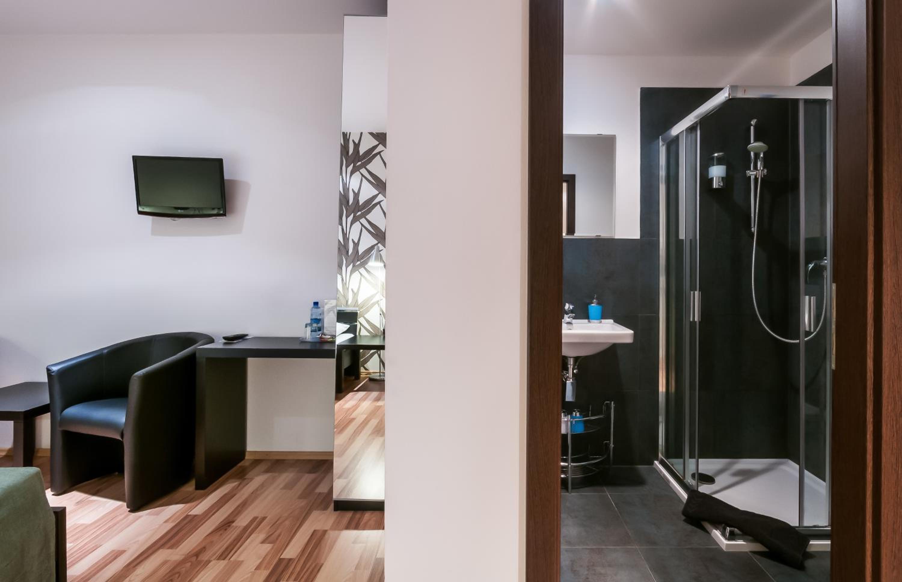 Double or Twin Room - Photo 24