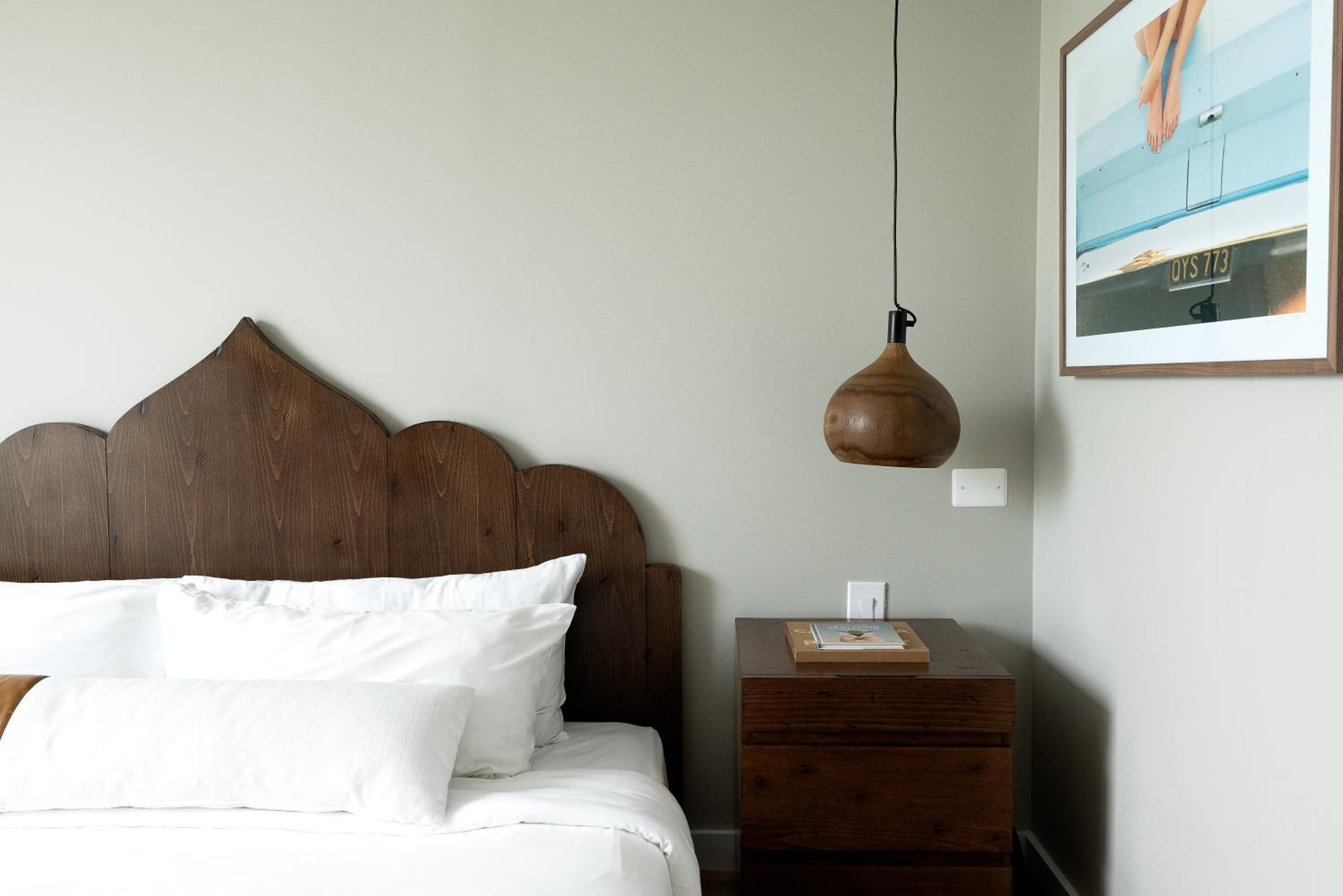 Standard King Room - Photo 5