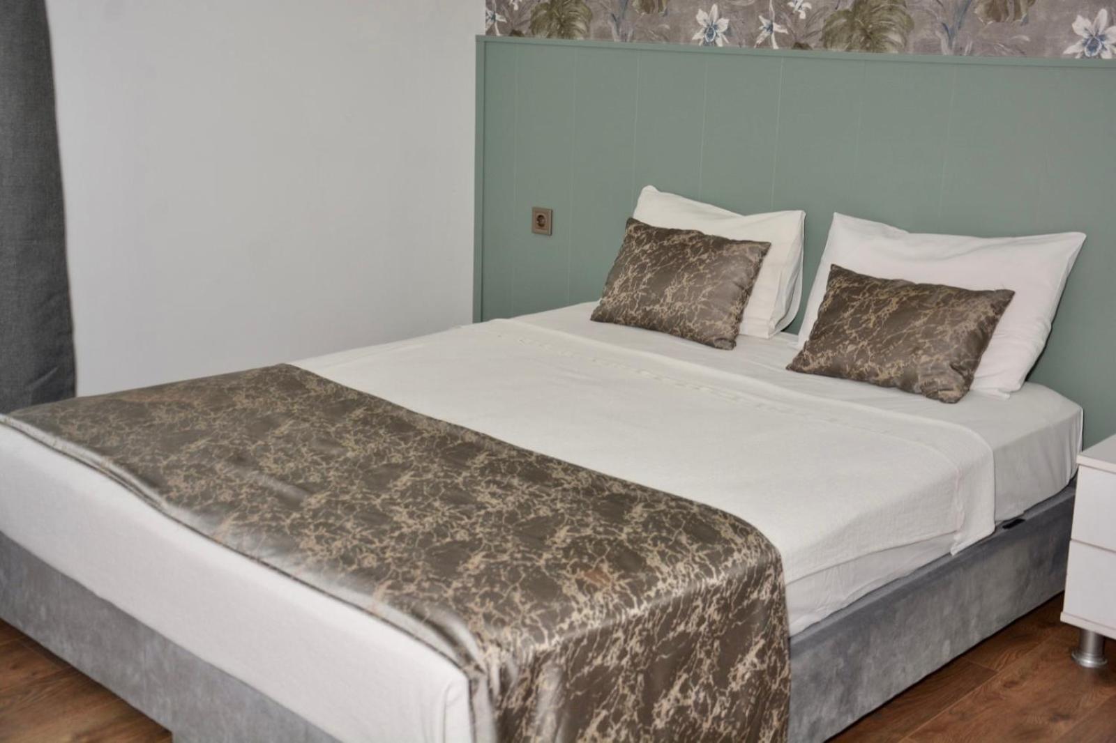 Standard Twin Room - Photo 2