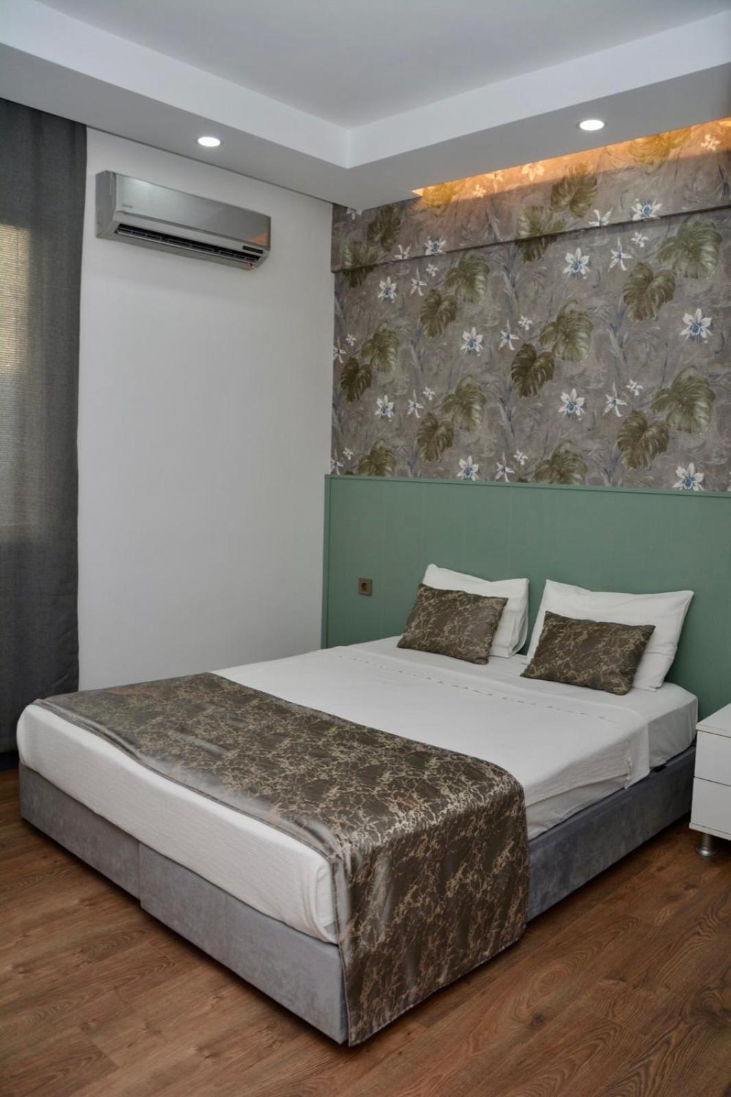 Standard Twin Room - Photo 3