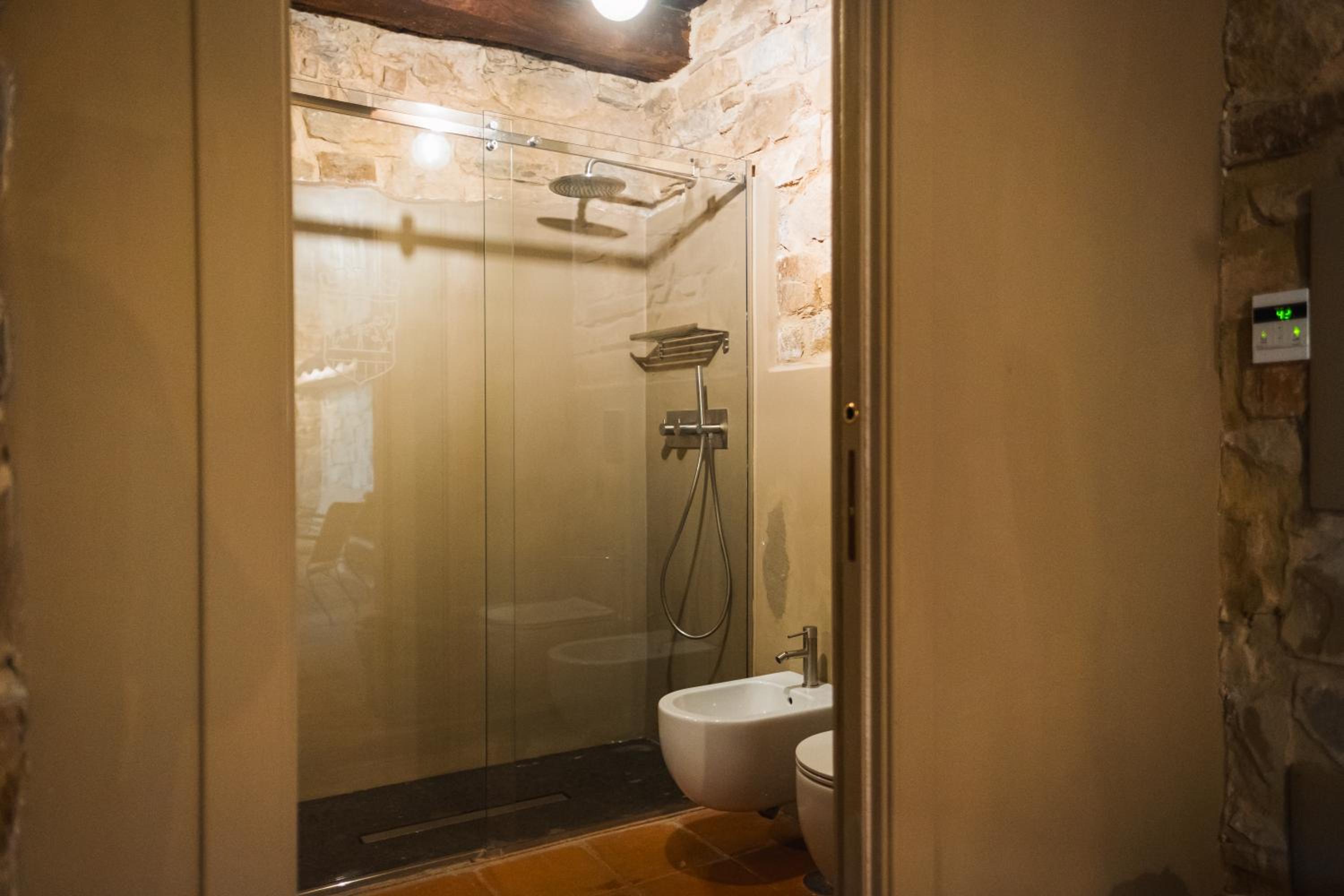 Suite with Hot Tub - Photo 19