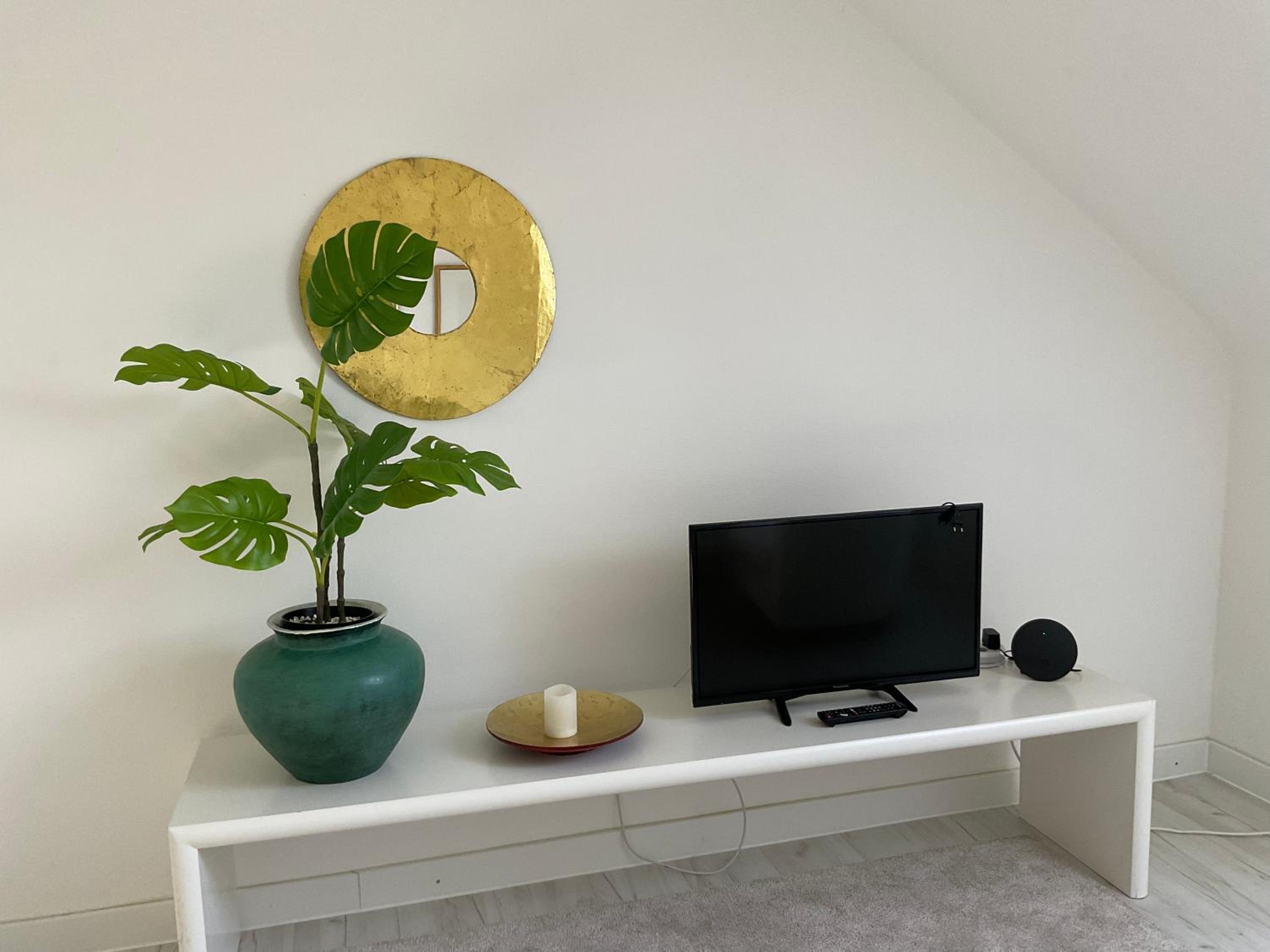 Studio Apartment photo 2