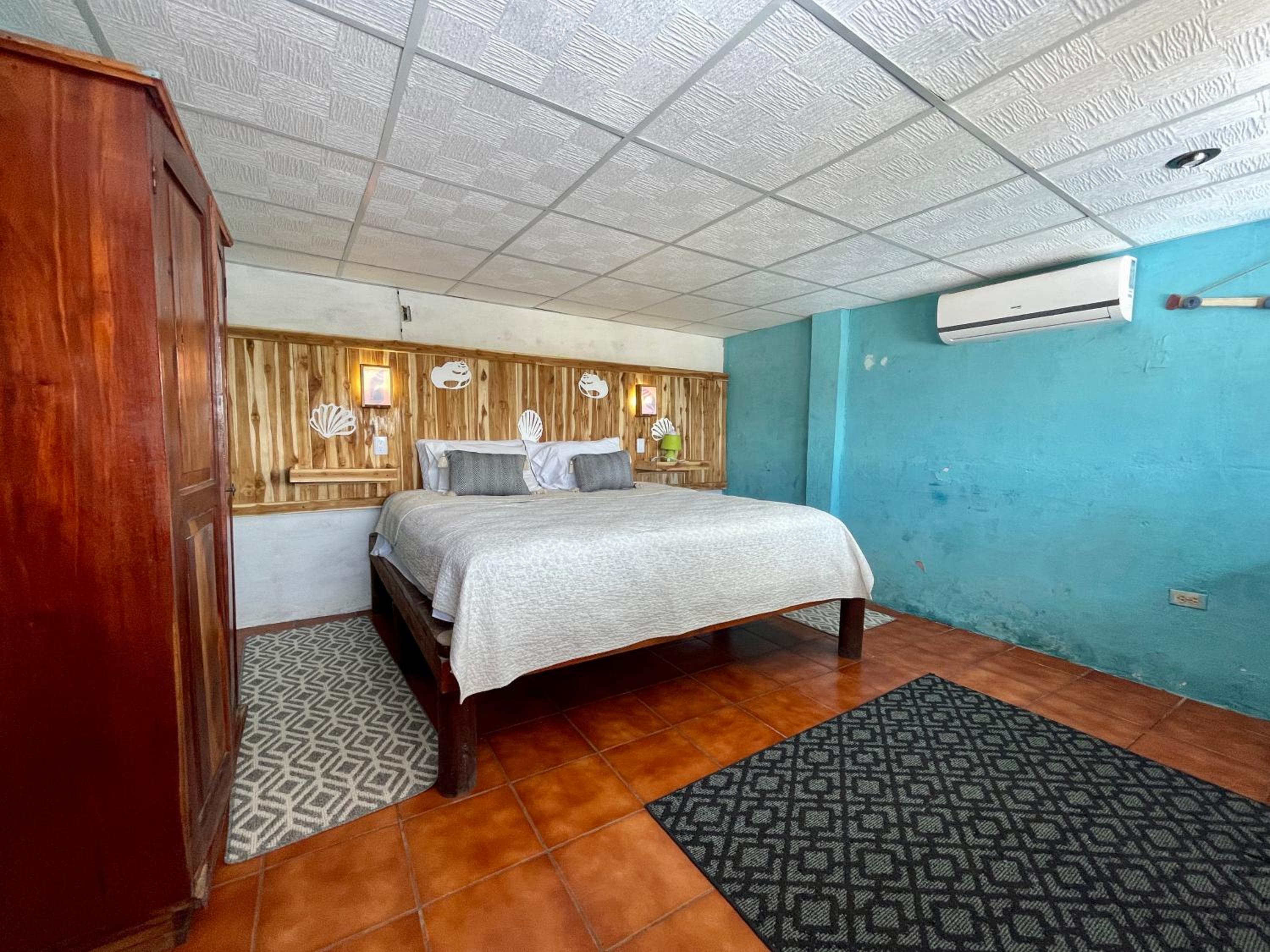Three-Bedroom Chalet photo 1