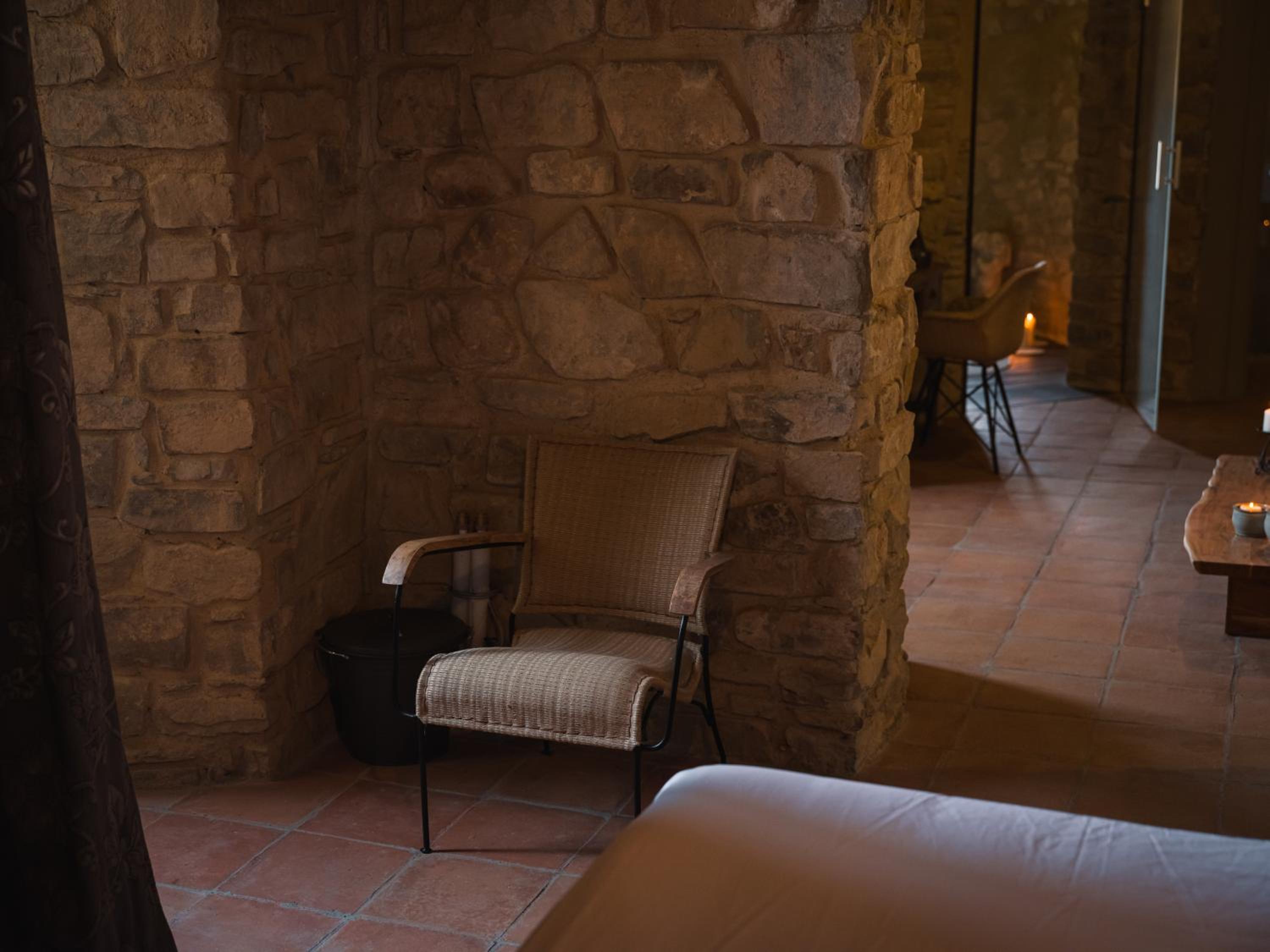 Suite with Hot Tub - Photo 21