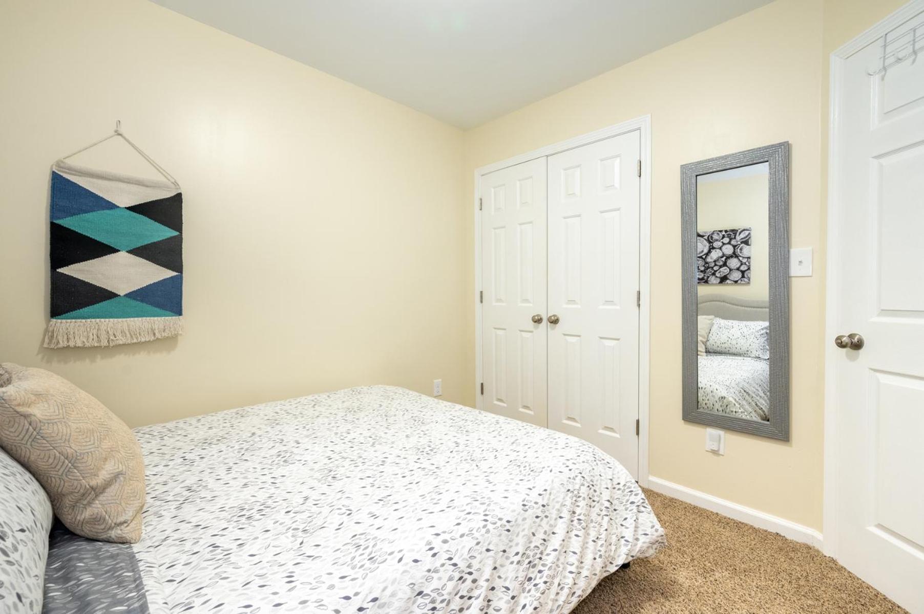Four-Bedroom House photo 3