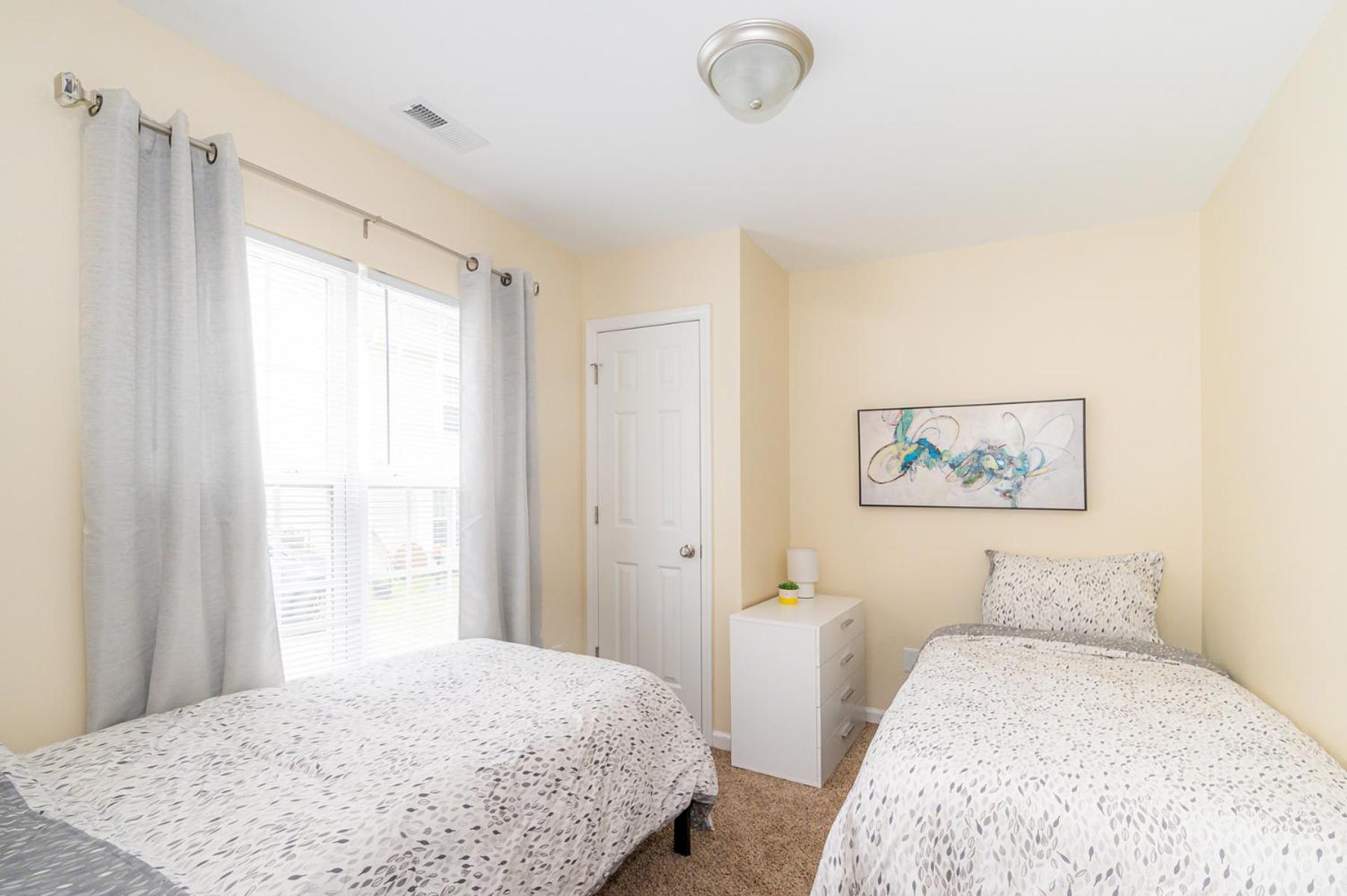 Four-Bedroom House photo 2