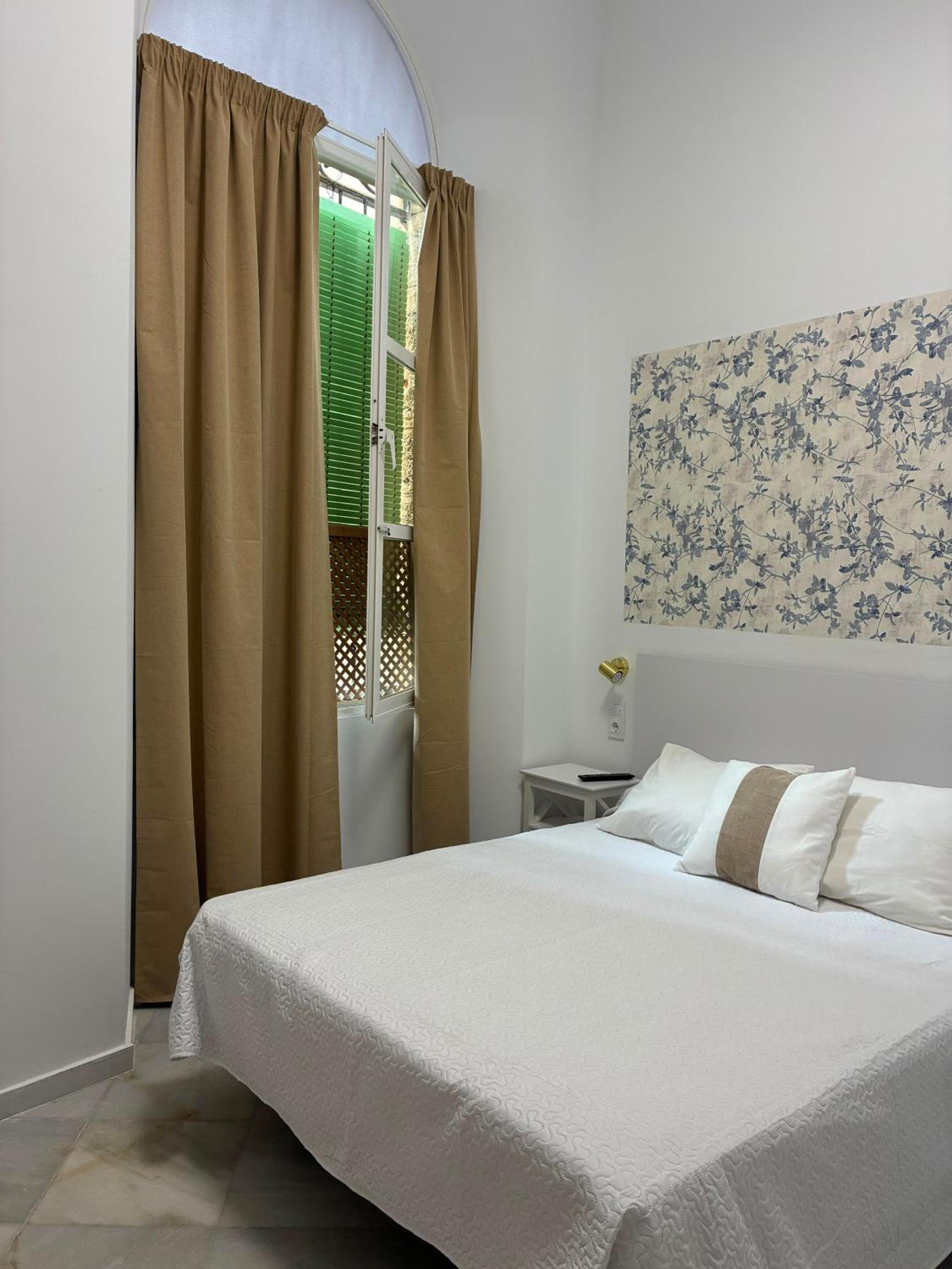 Standard Double Room with Fan photo 2