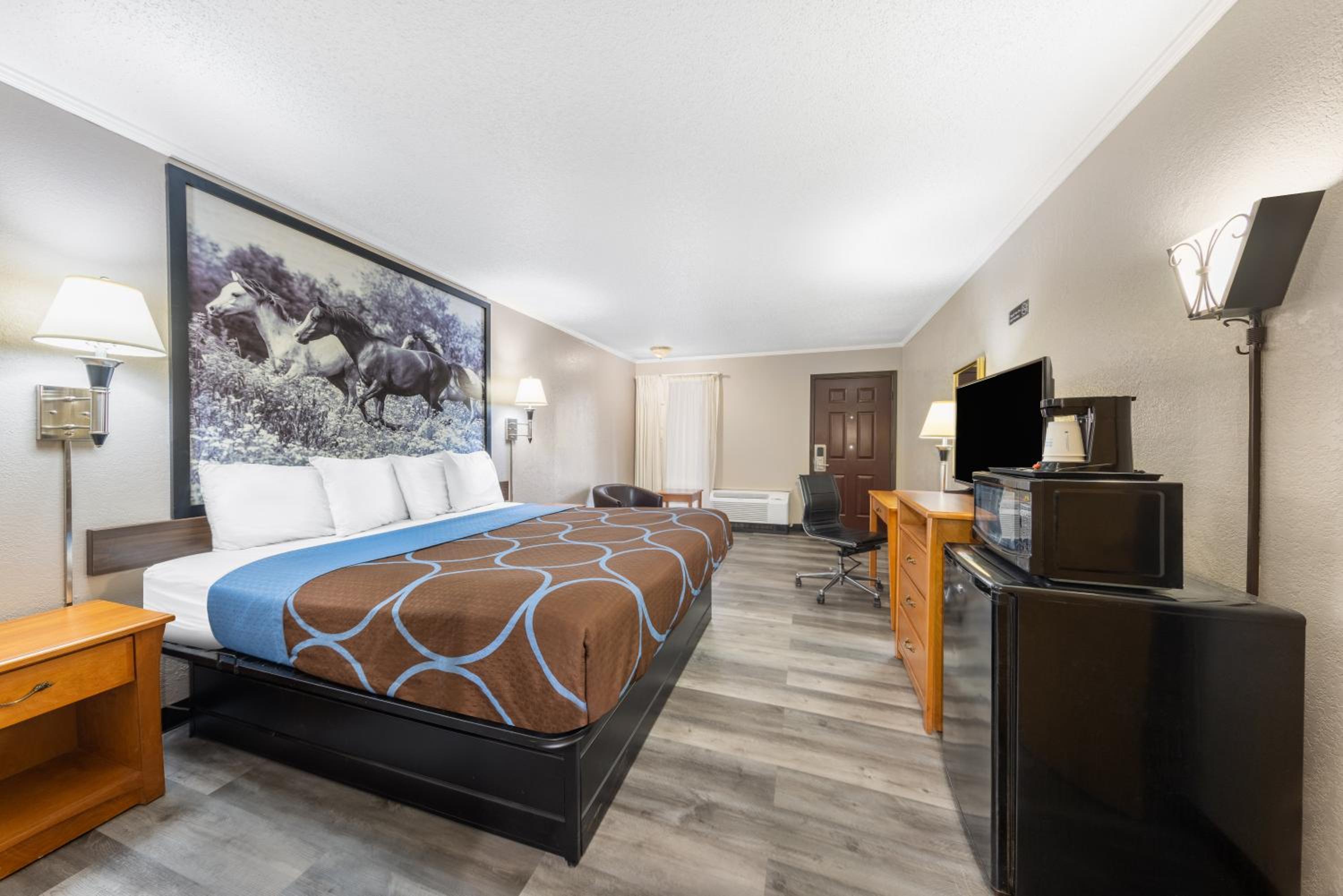 King Room - Mobility Access/Non-Smoking - Photo 1