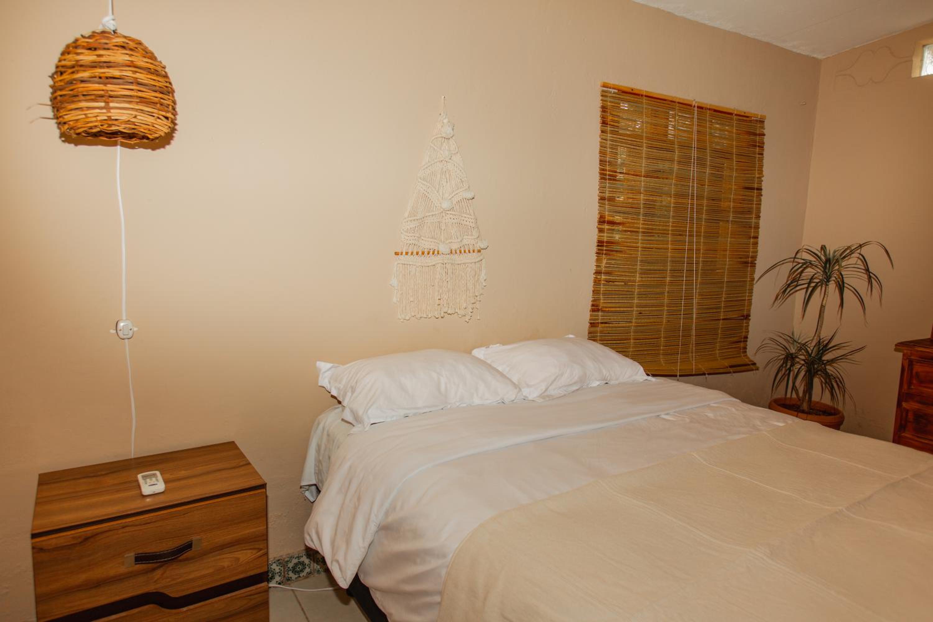 Two-Bedroom House - Photo 16