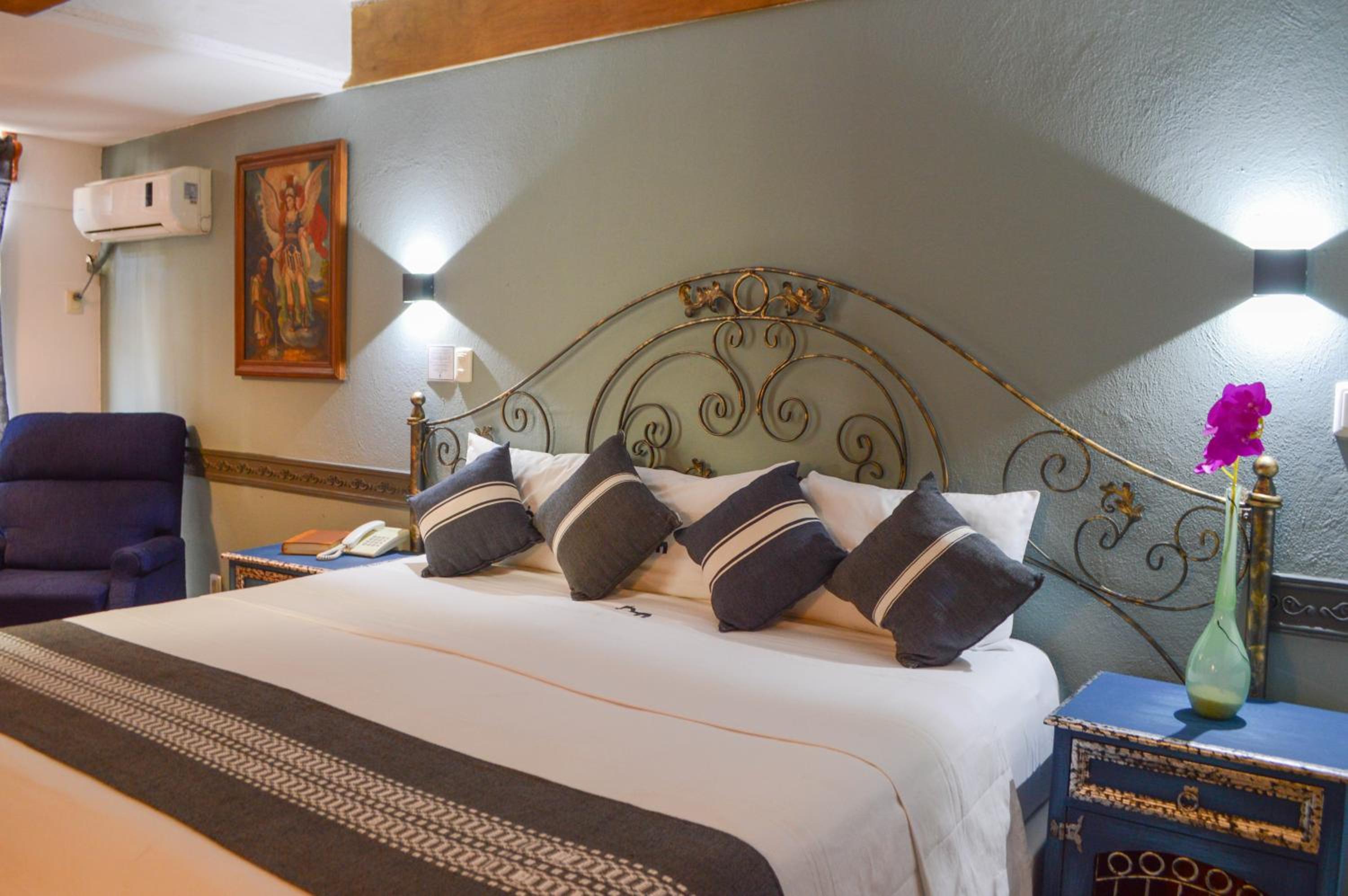 Deluxe King Room photo 1