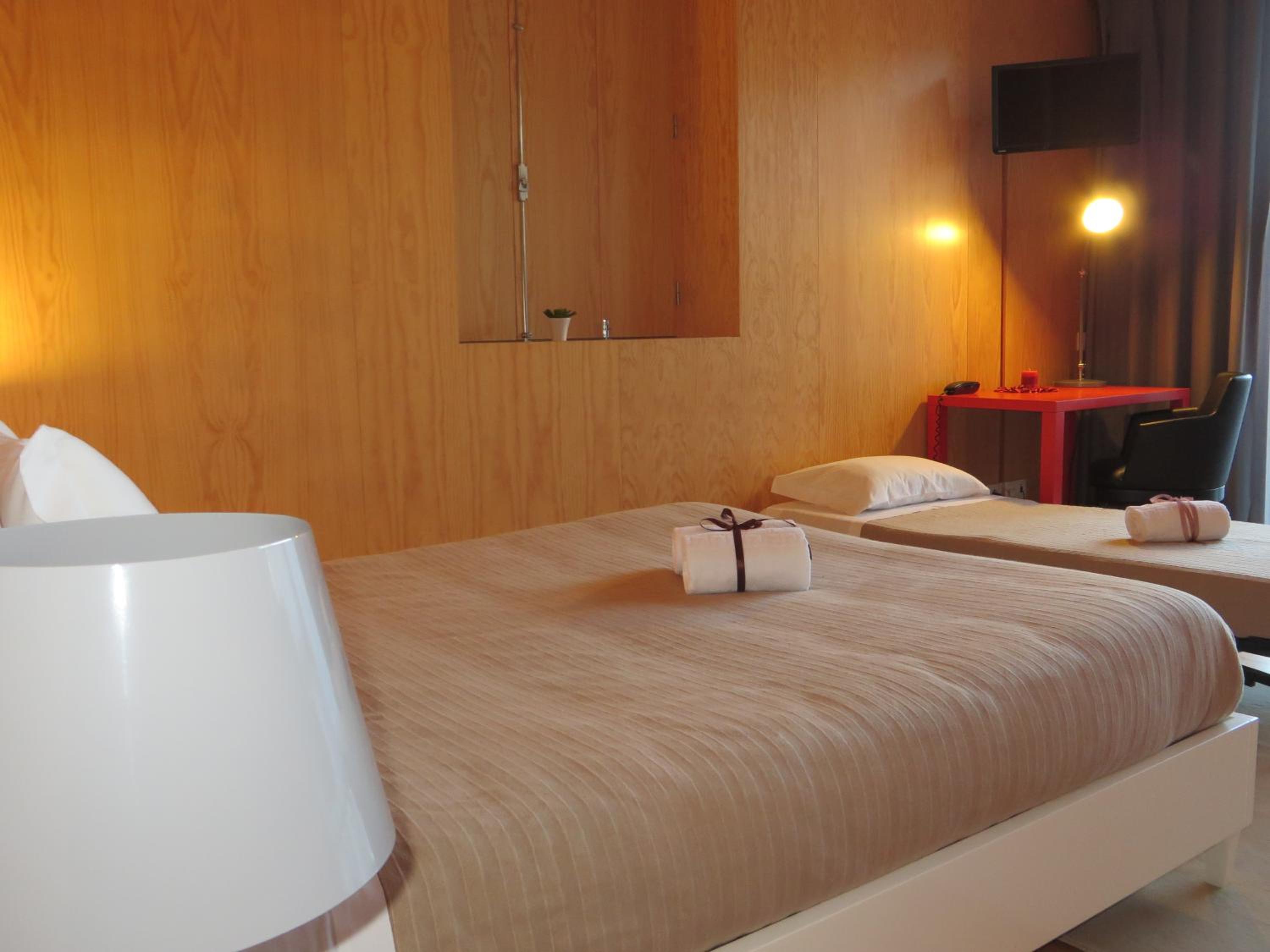 Double Room with Extra Bed (3 Adults) photo 2