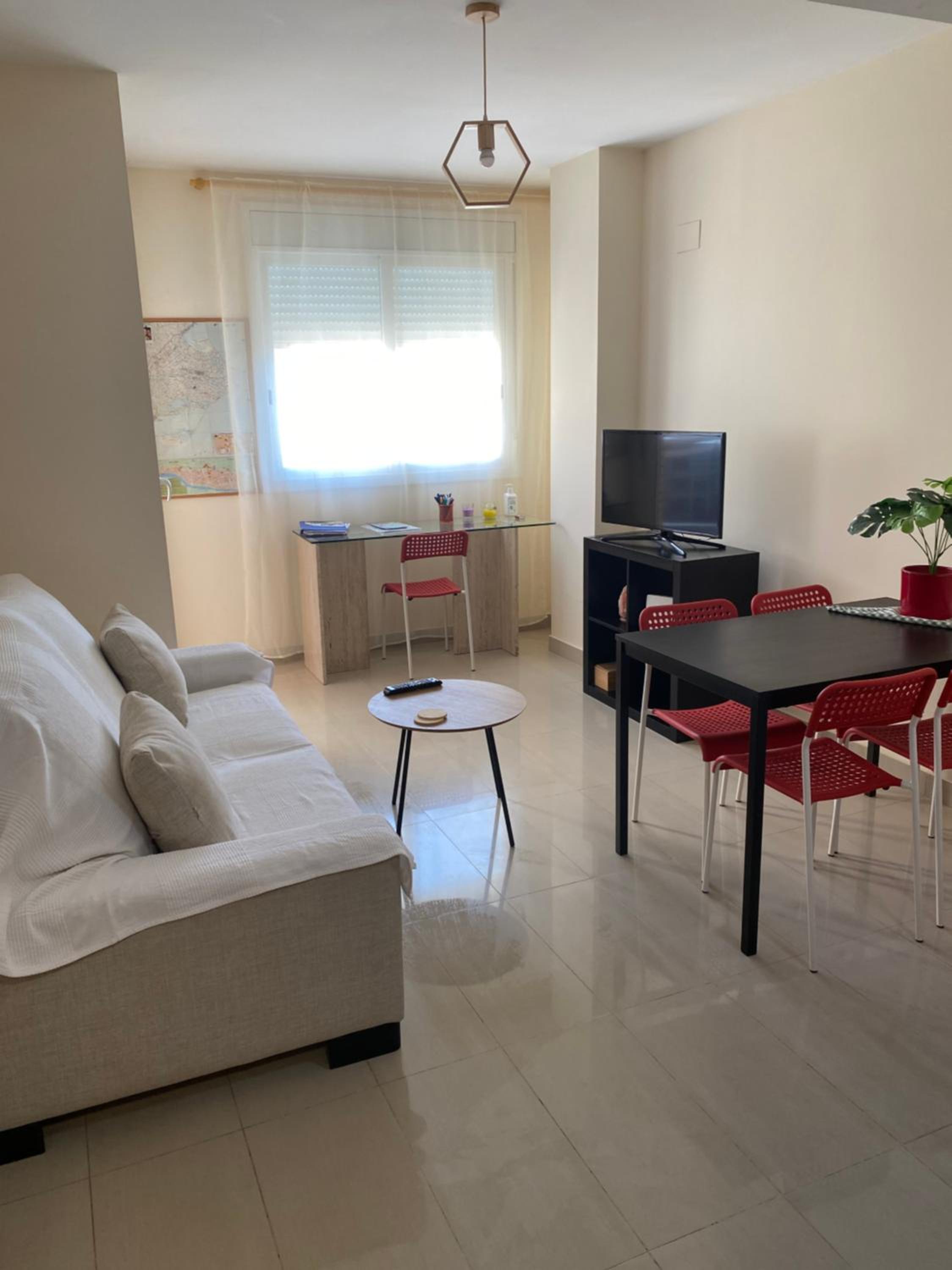 Apartamento con vista a la piscina