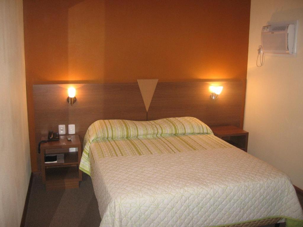 Standard Double or Twin Room photo 1