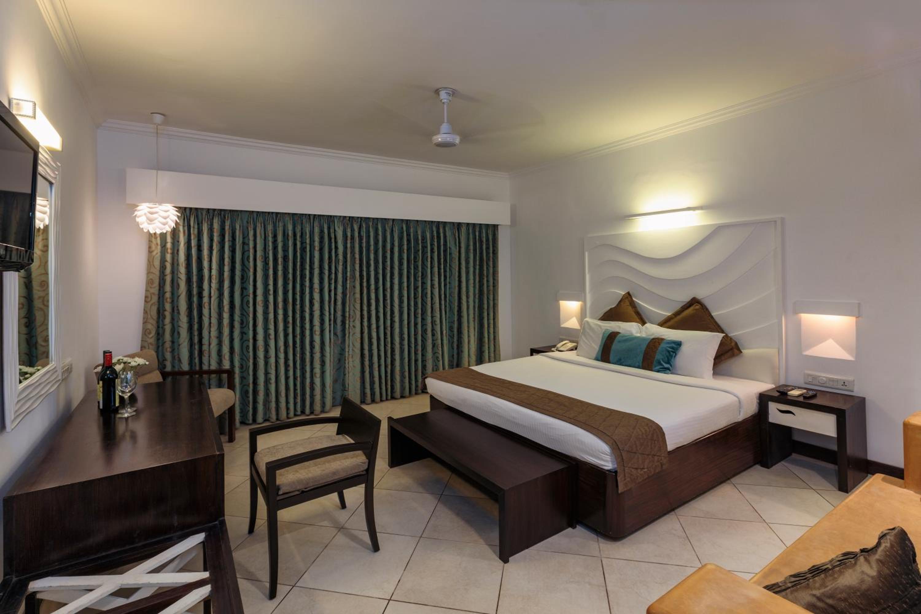 Luxury non pool view - 10% off on Laundry photo 1