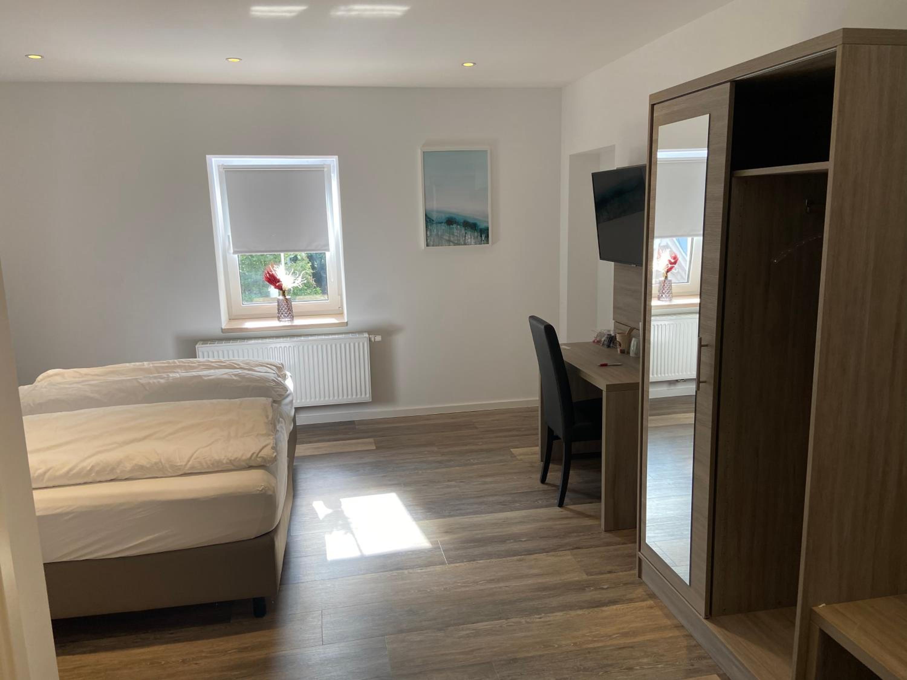 Deluxe Double or Twin Room - Photo 3