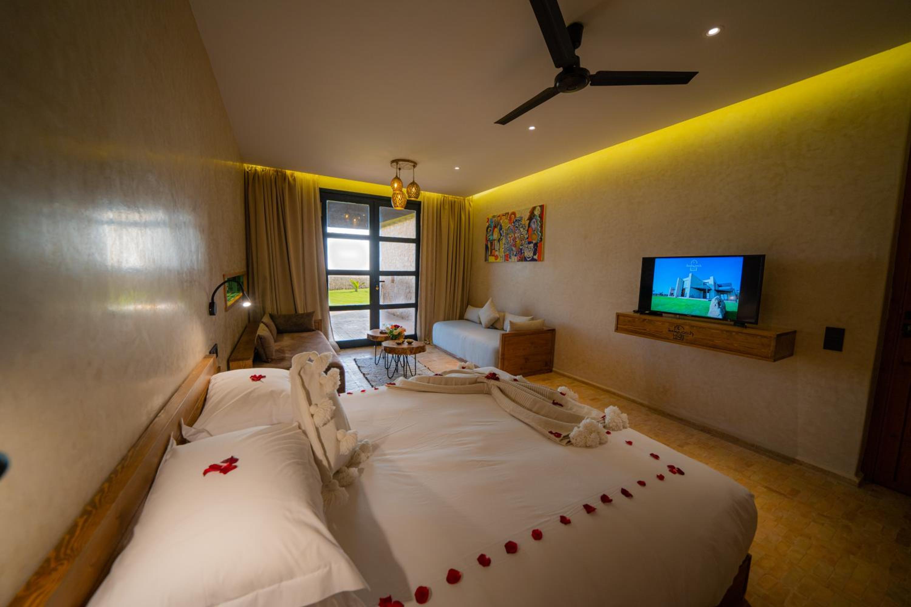 Junior Suite with Garden View - Photo 2