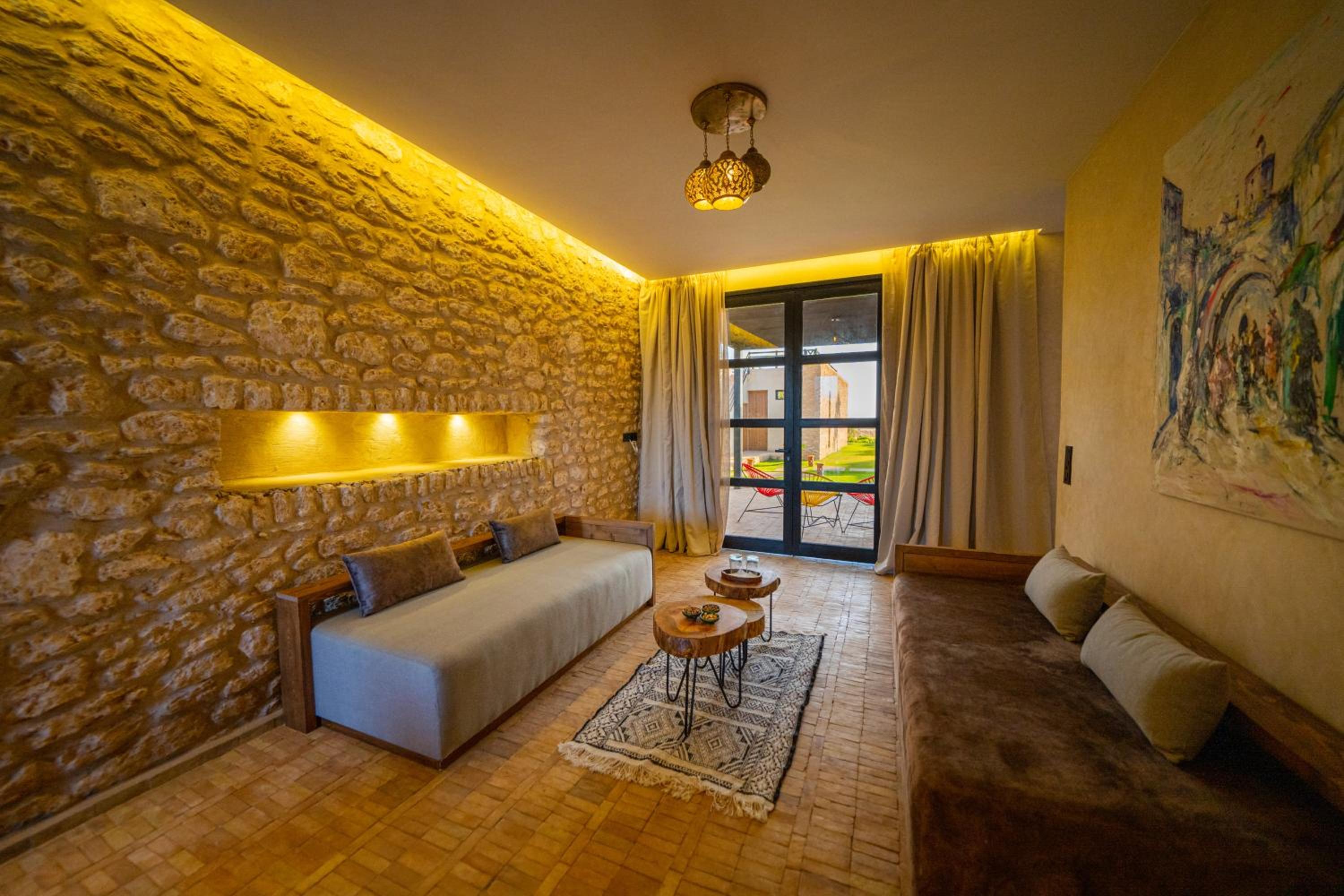 Deluxe Suite with Sea View - Photo 5