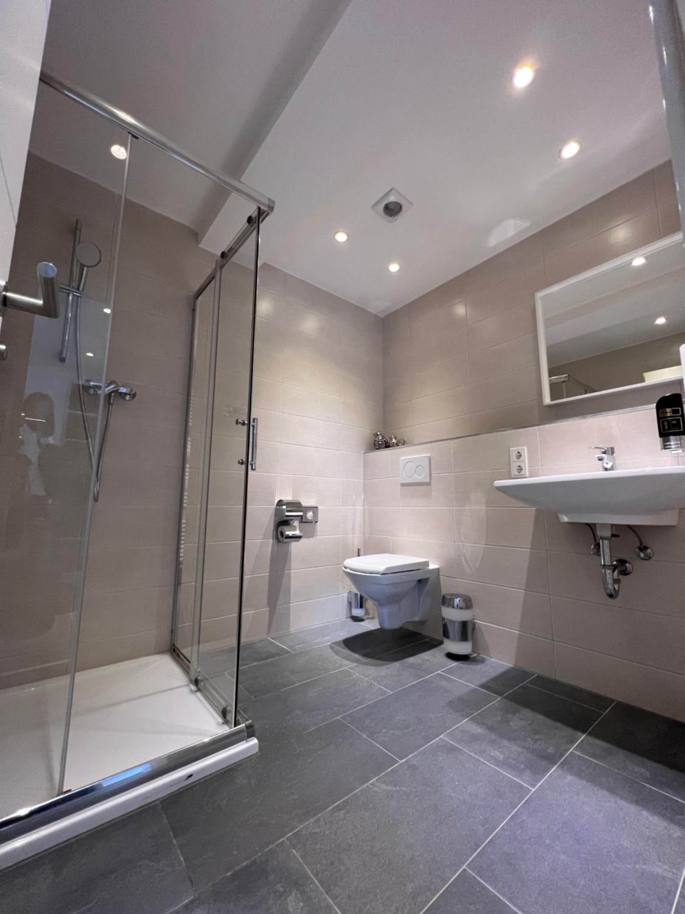 Deluxe Double or Twin Room - Photo 2