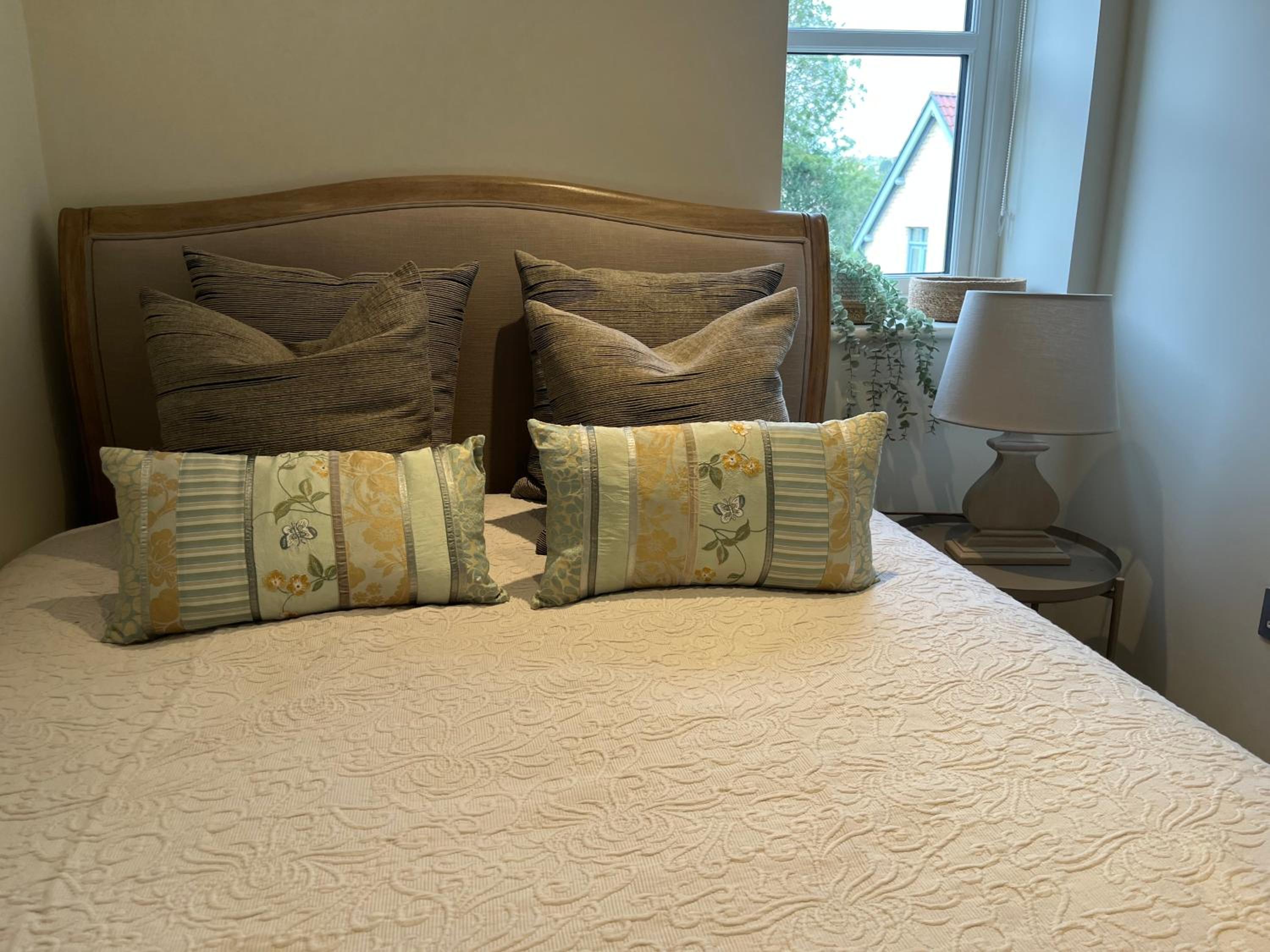 Three-Bedroom House - Photo 9