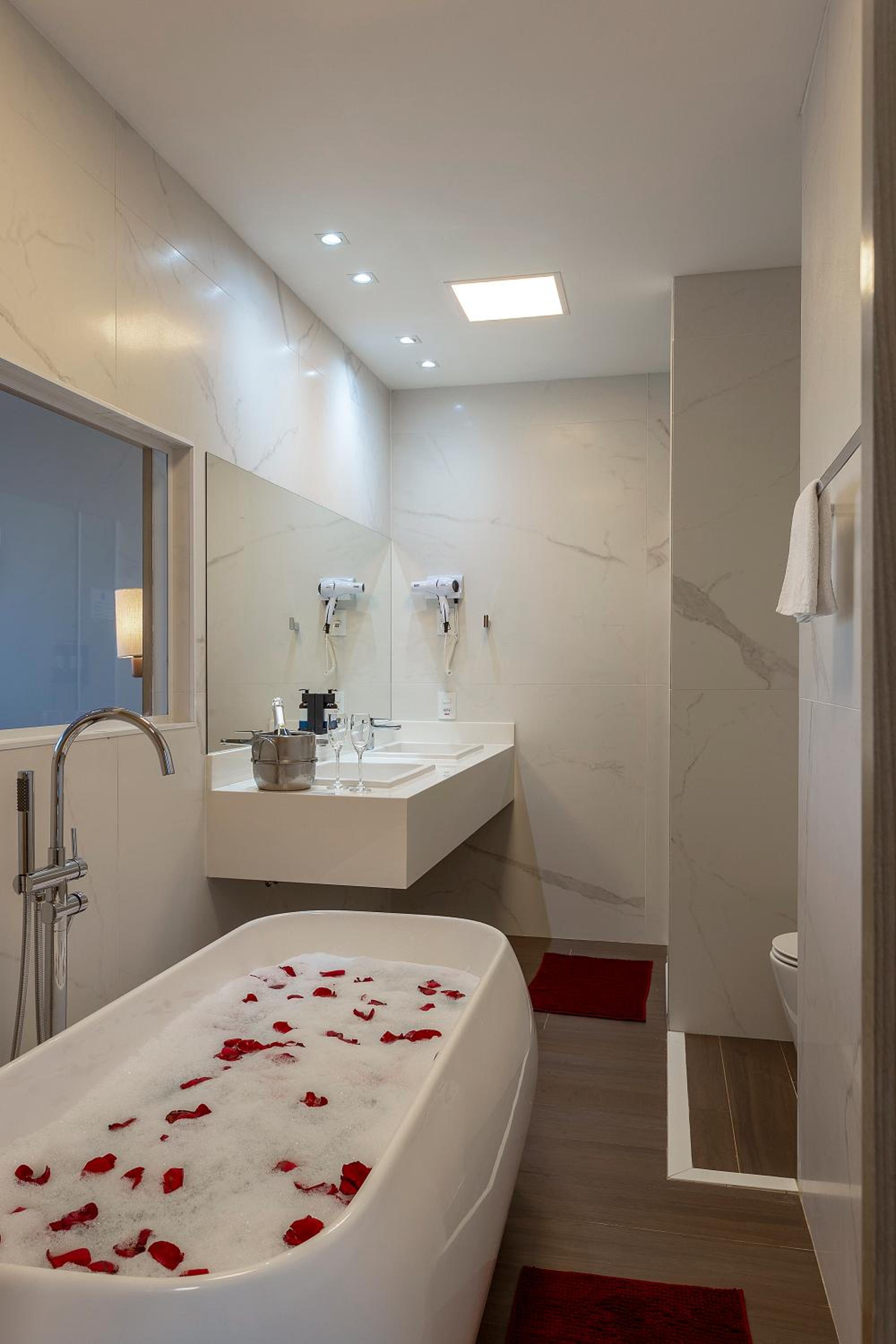 Suite - Photo 6