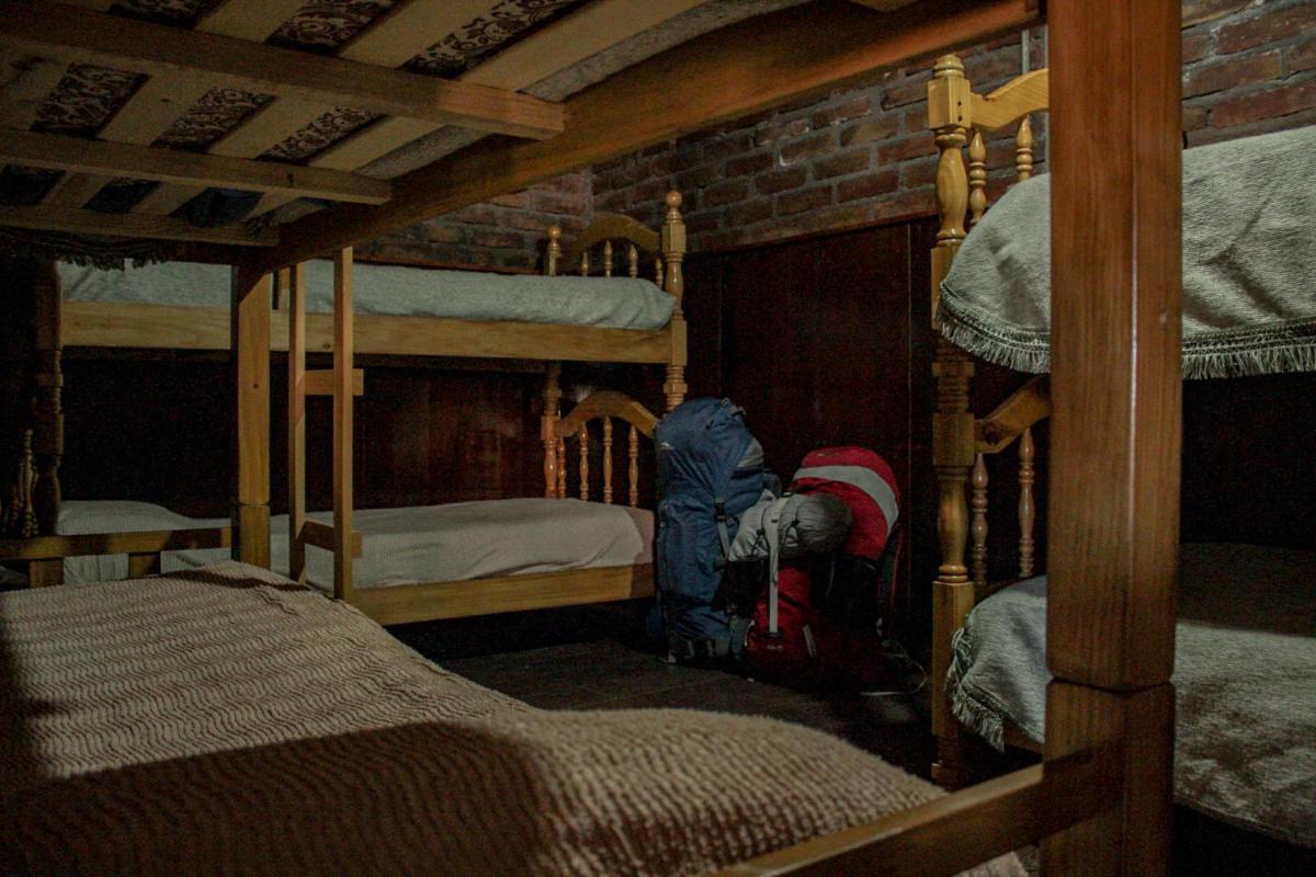 6-Bed Mixed Dormitory Room photo 3