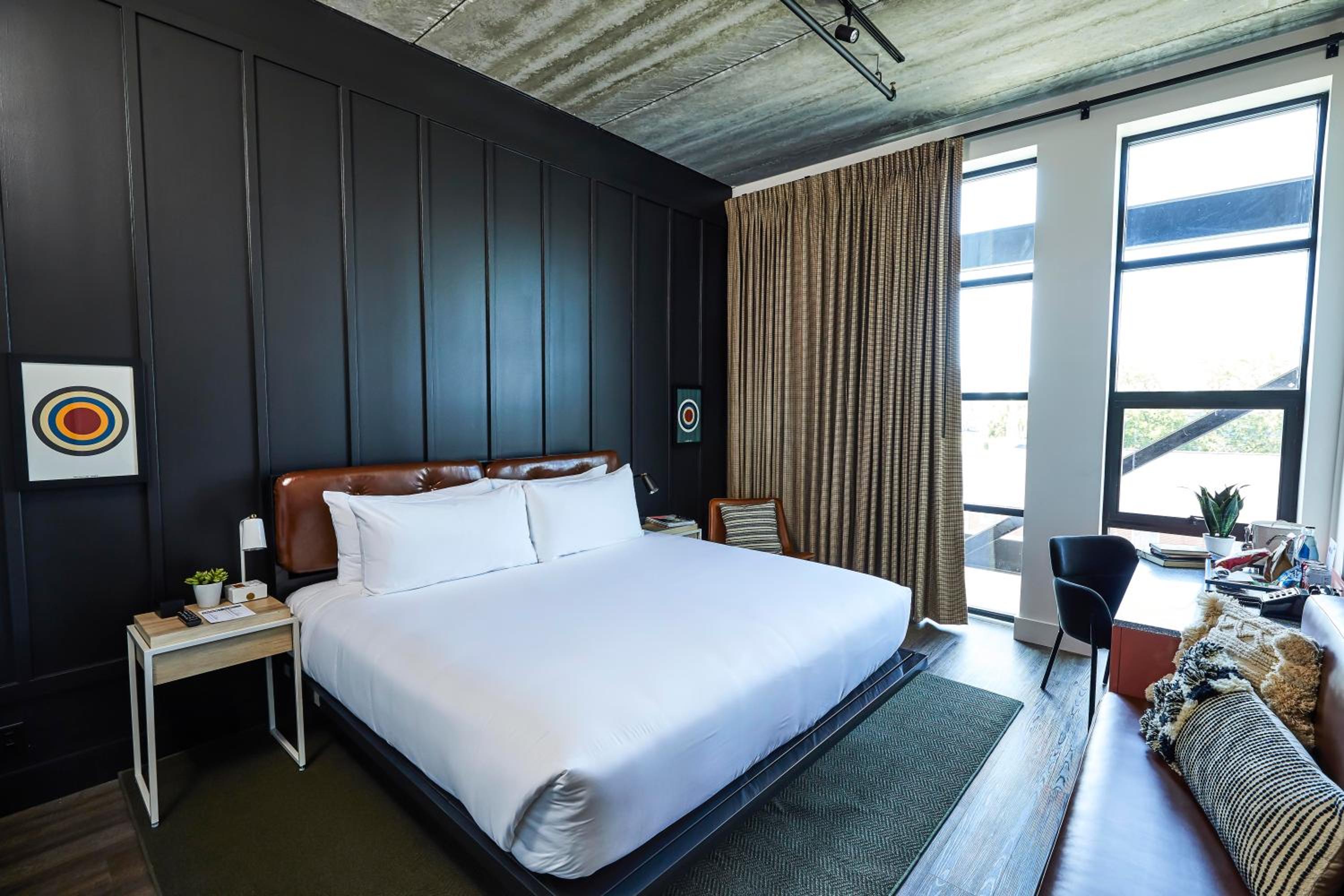Skyline View King Room - Photo 1