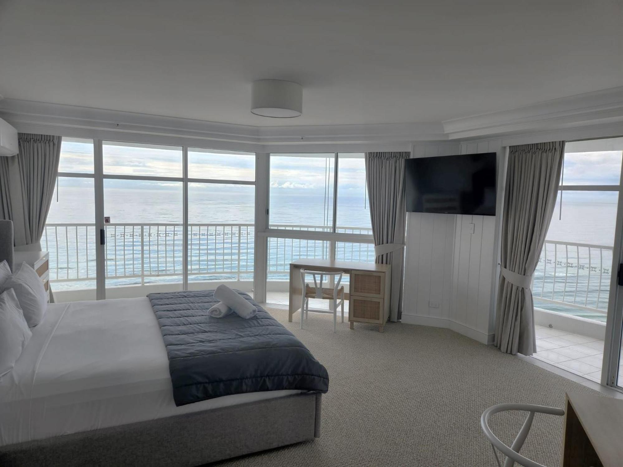 Three-Bedroom Penthouse Apartment
