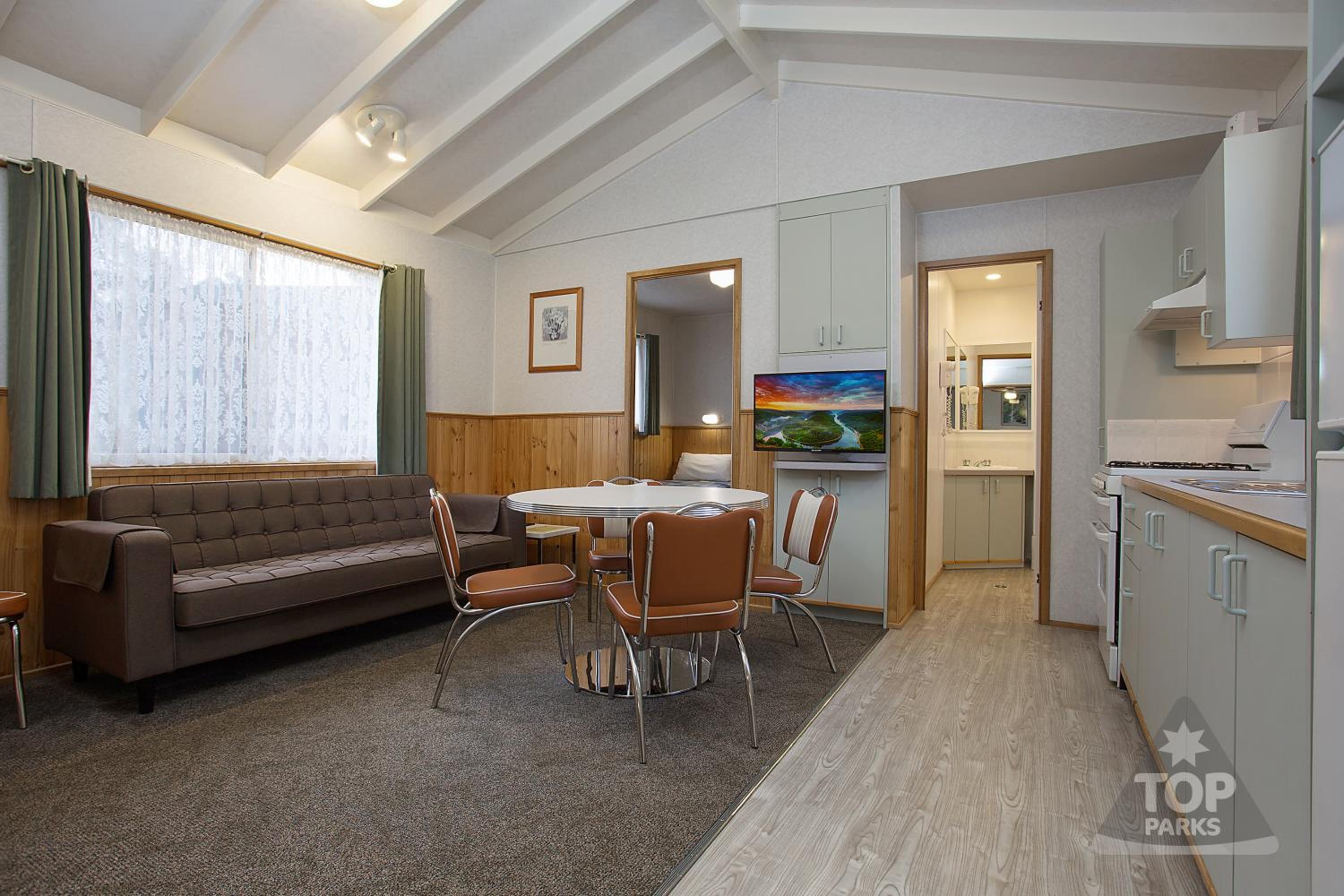 Deluxe Cabin B (5 Guests) photo 1
