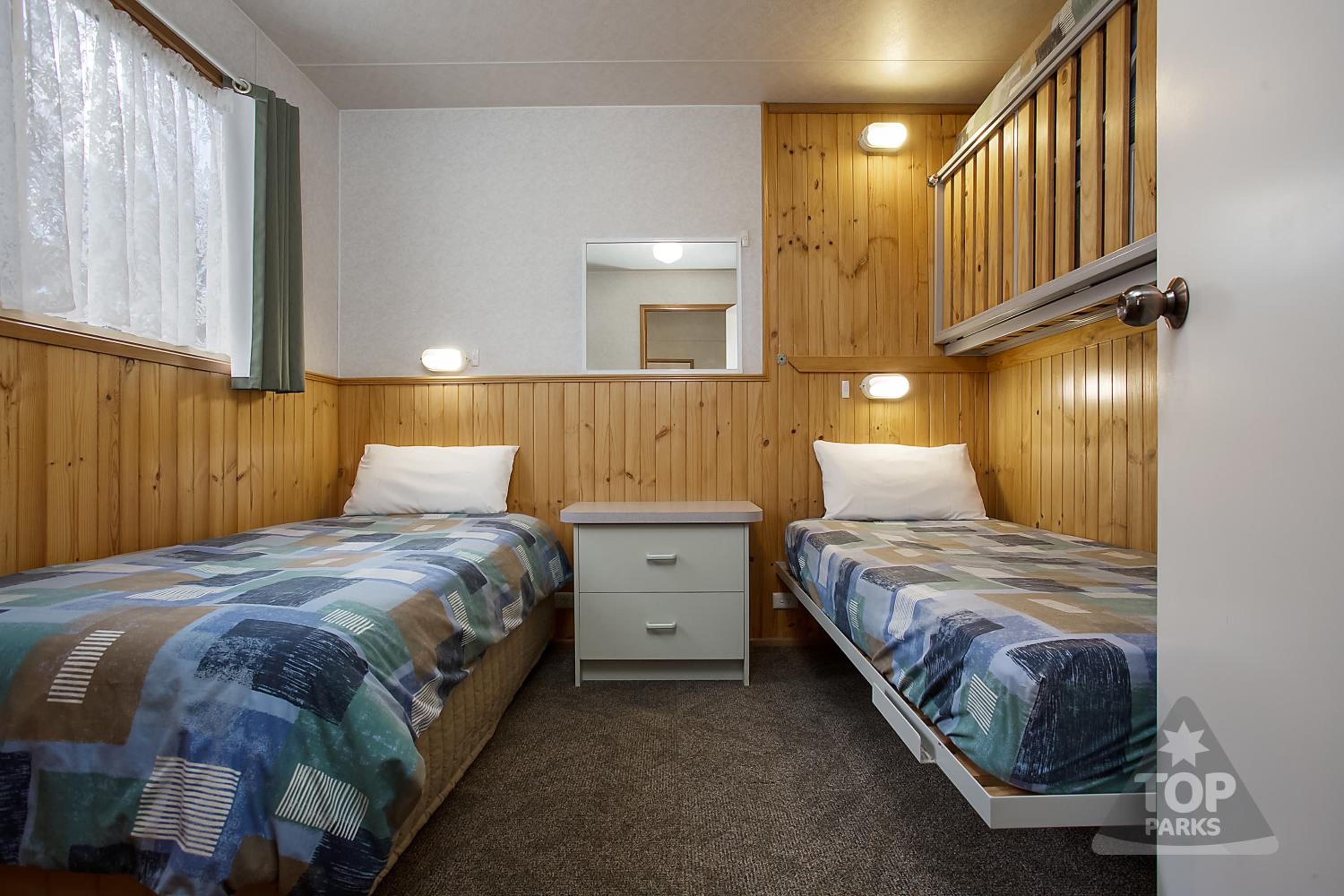 Deluxe Cabin B (5 Guests) photo 3