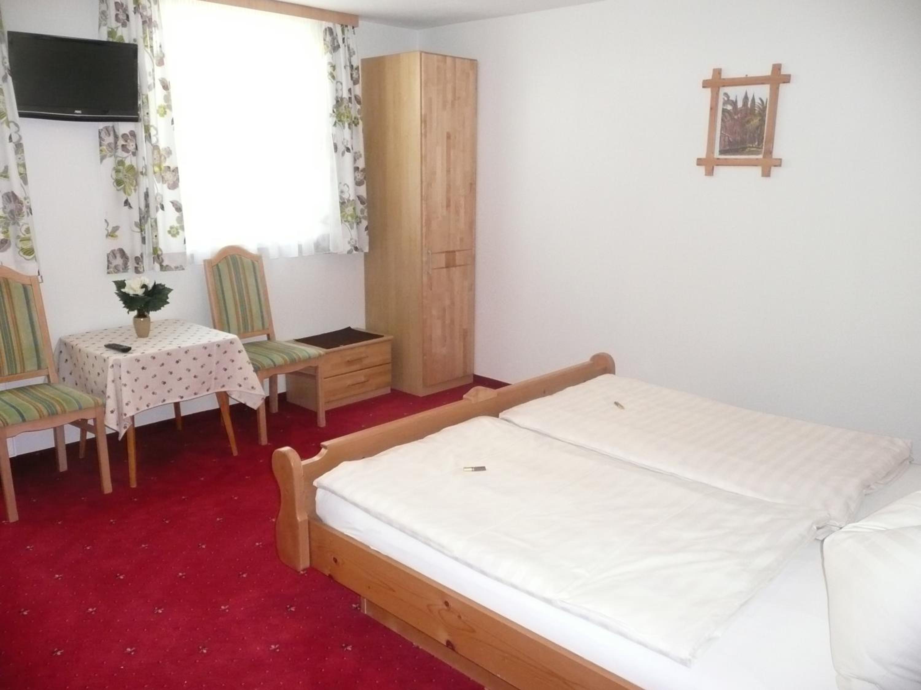 Two-Bedroom Apartment with Terrace - Photo 5