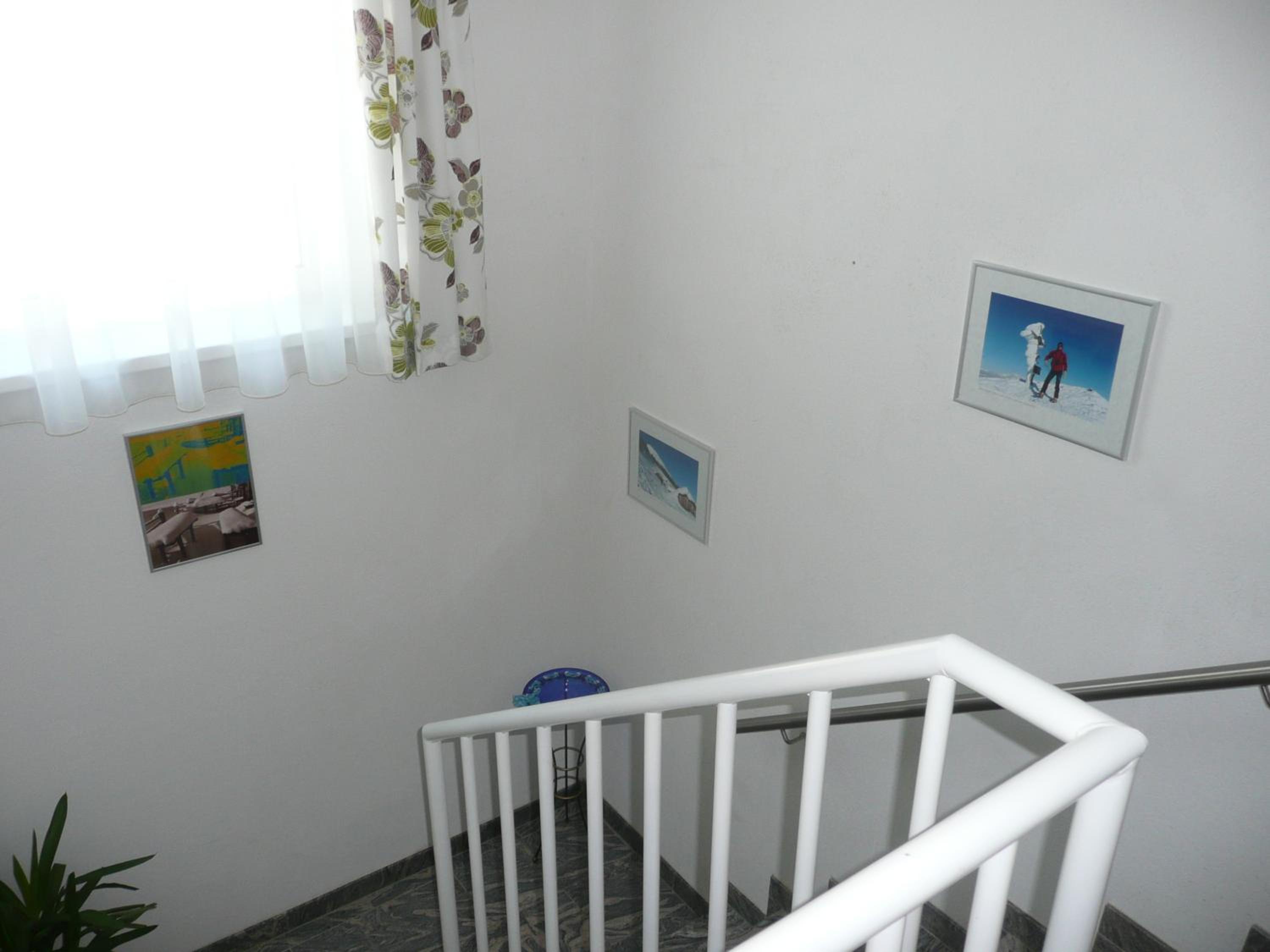 One-Bedroom Apartment with Balcony and Terrace - Photo 5
