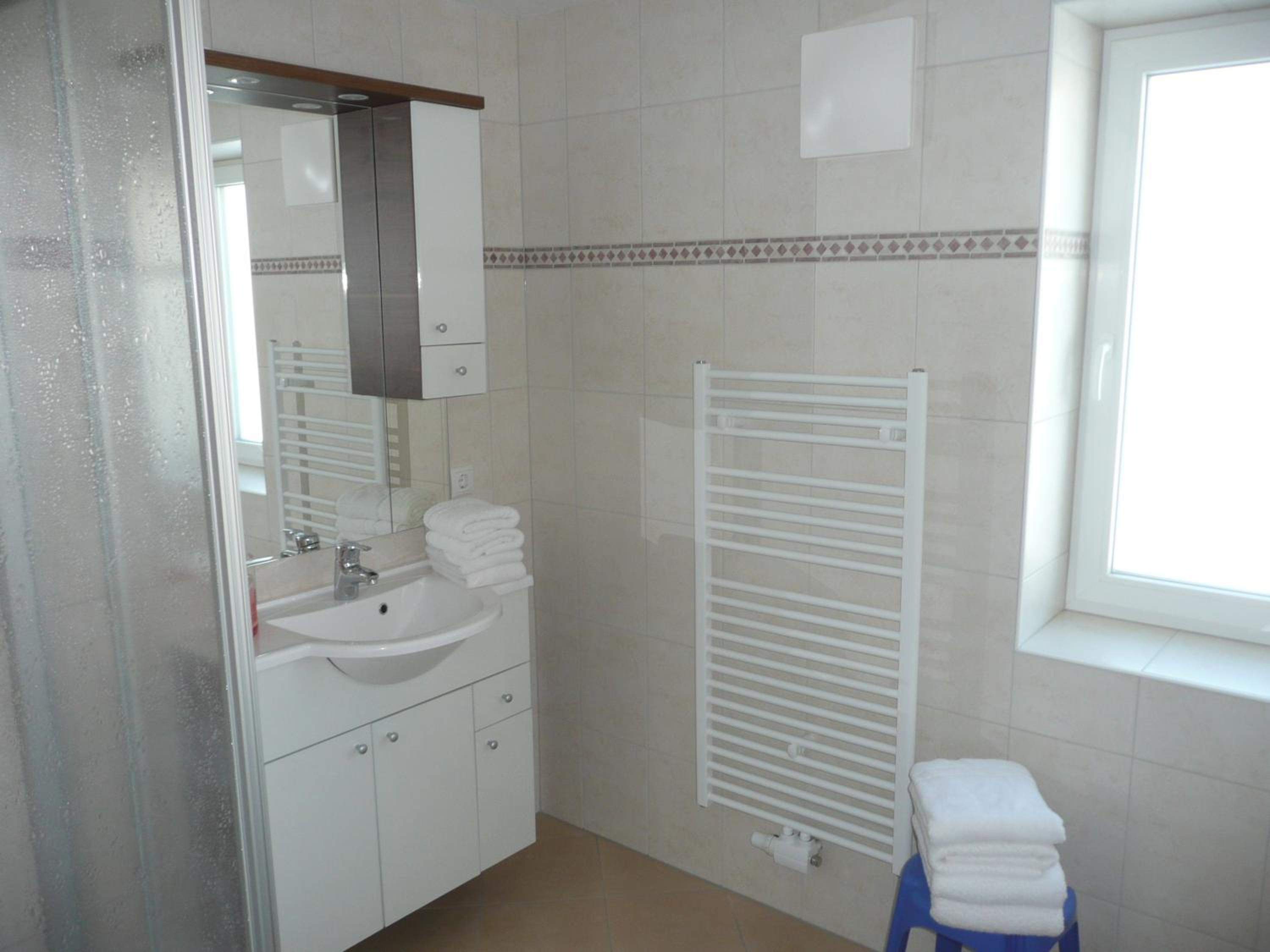 One-Bedroom Apartment with Balcony and Terrace - Photo 7