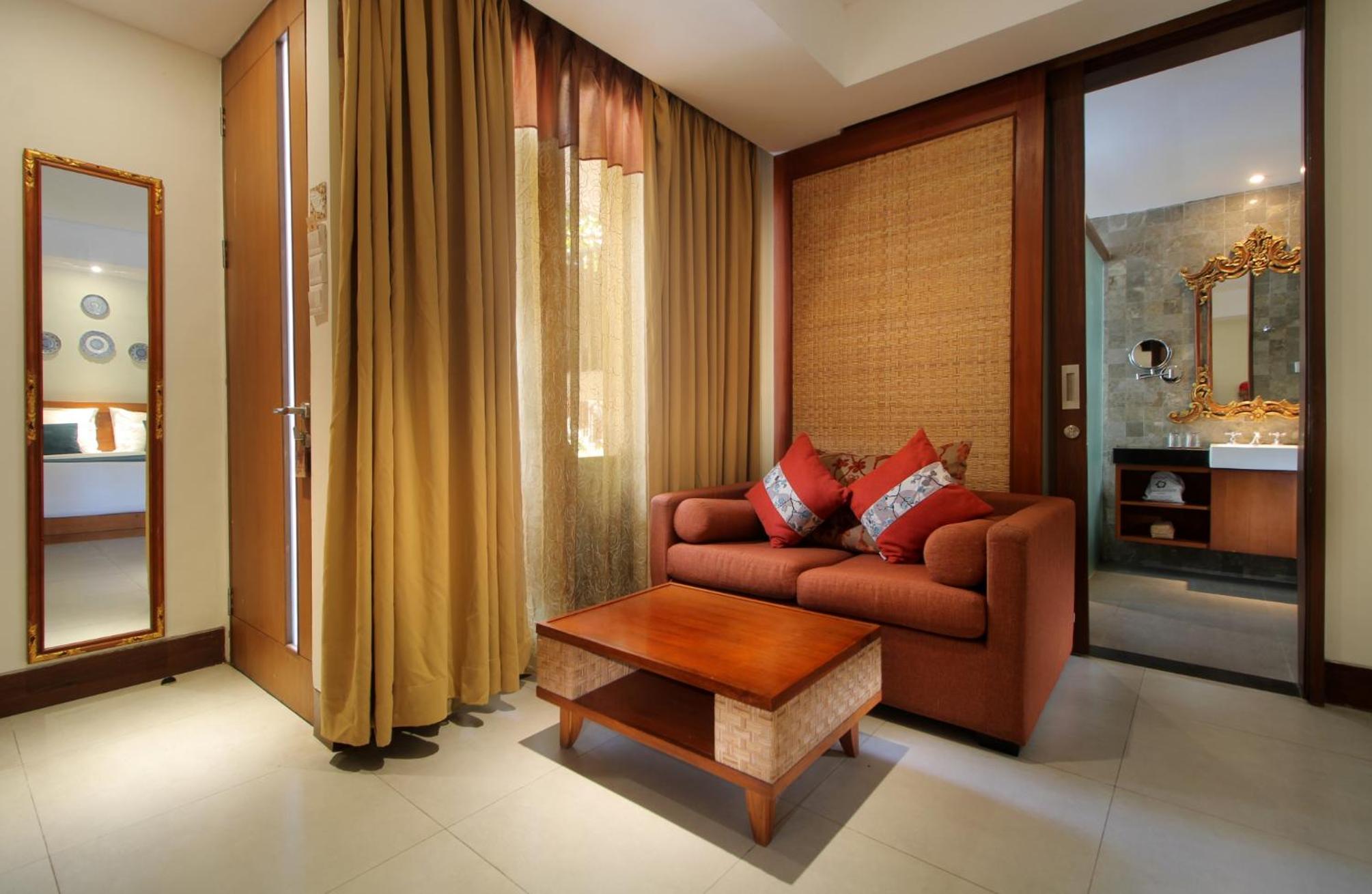 Deluxe Poolside with Coffee Capsule Machine and Free Unlimited Laundry Service - Photo 4