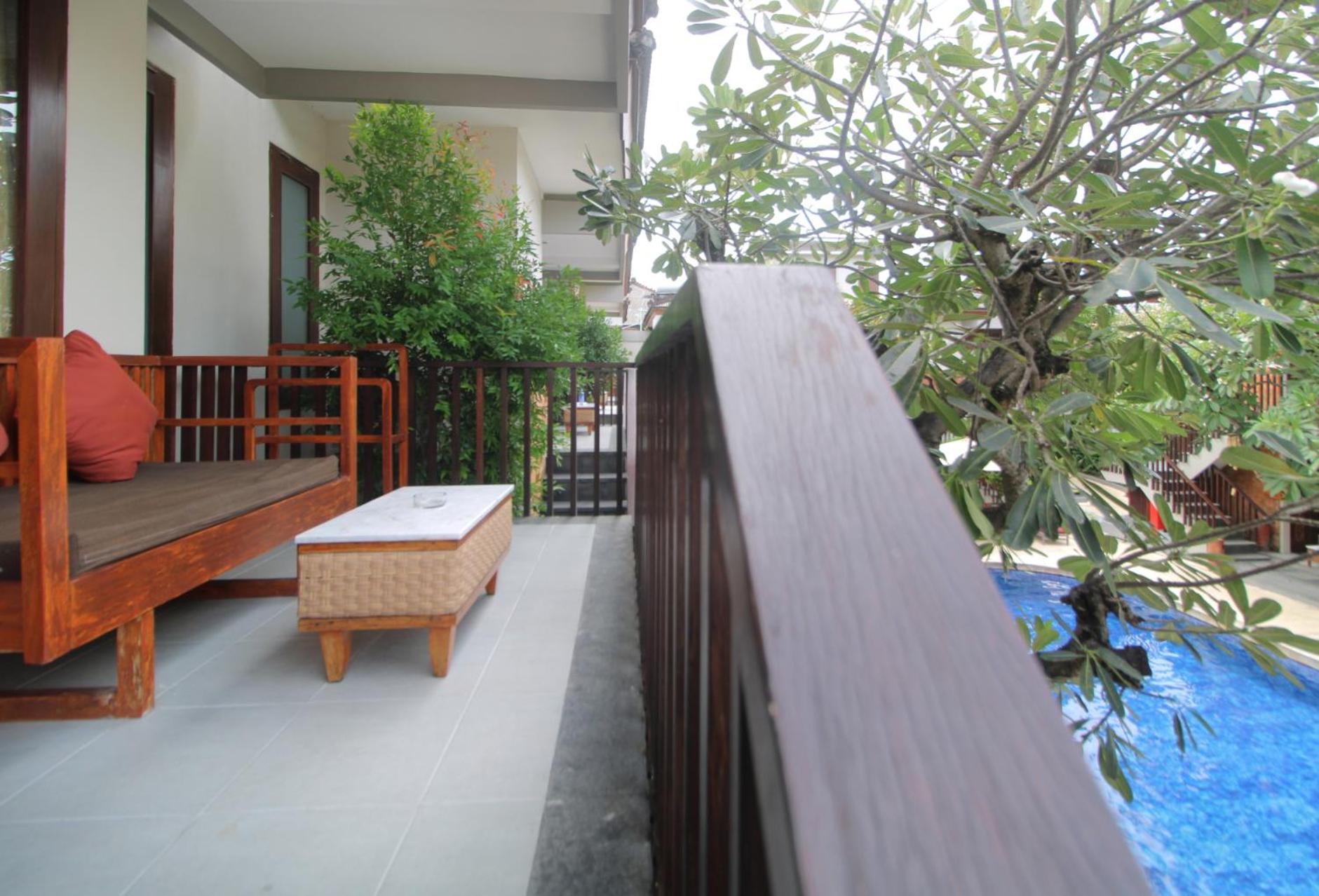 Deluxe Poolside with Coffee Capsule Machine and Free Unlimited Laundry Service - Photo 6