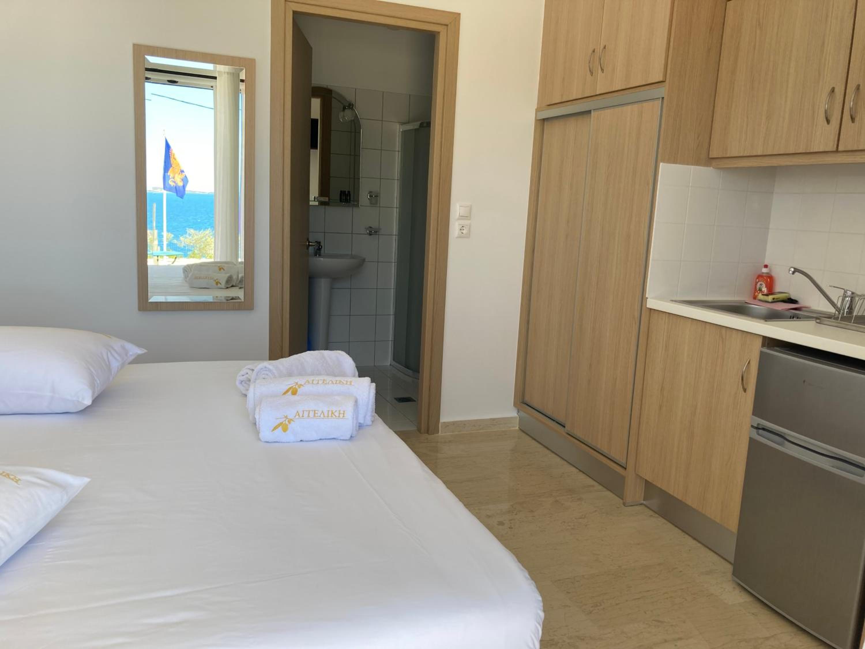 Economy Ground Floor Studio with Sea View photo 1