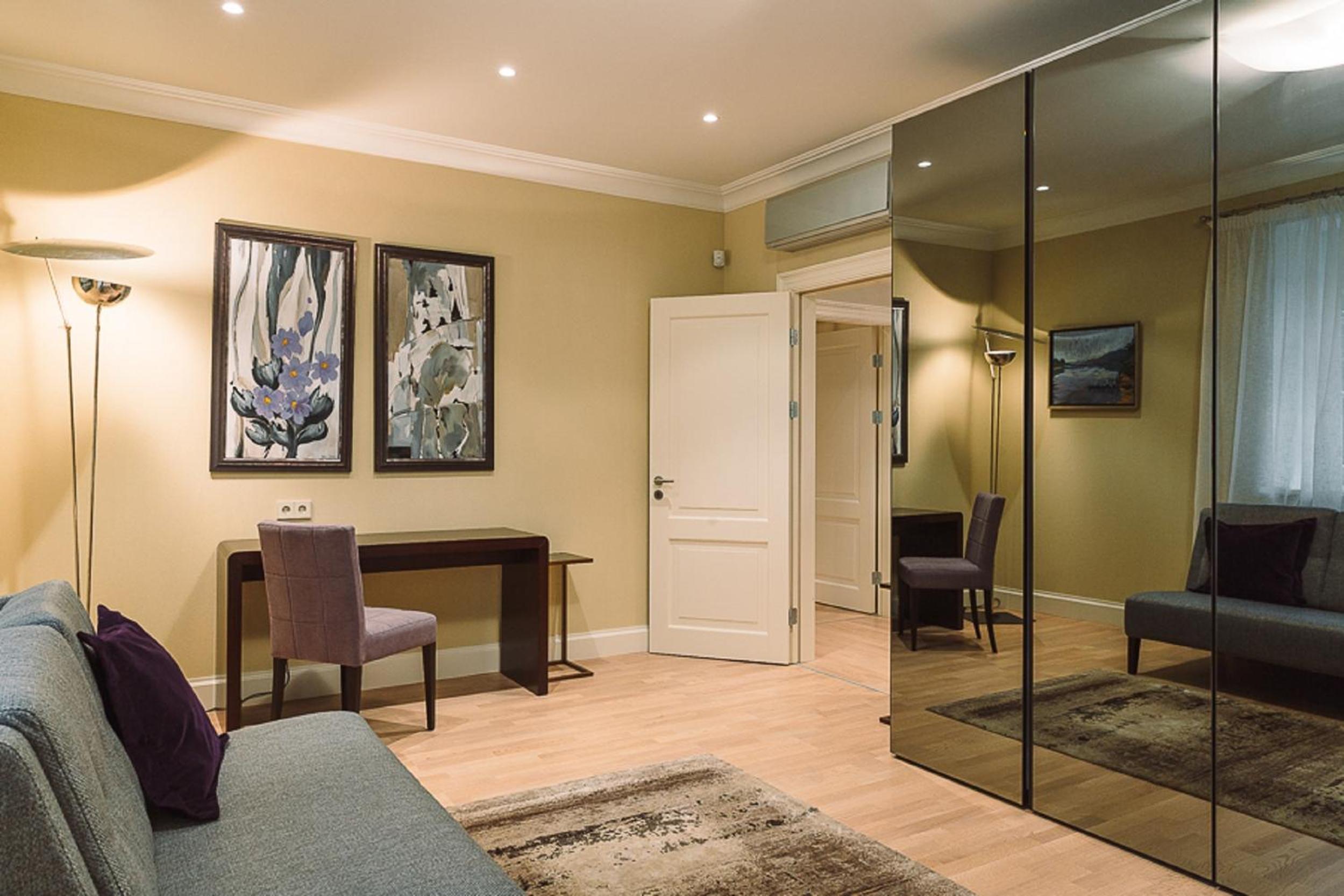 Three-Bedroom Apartment with Balcony