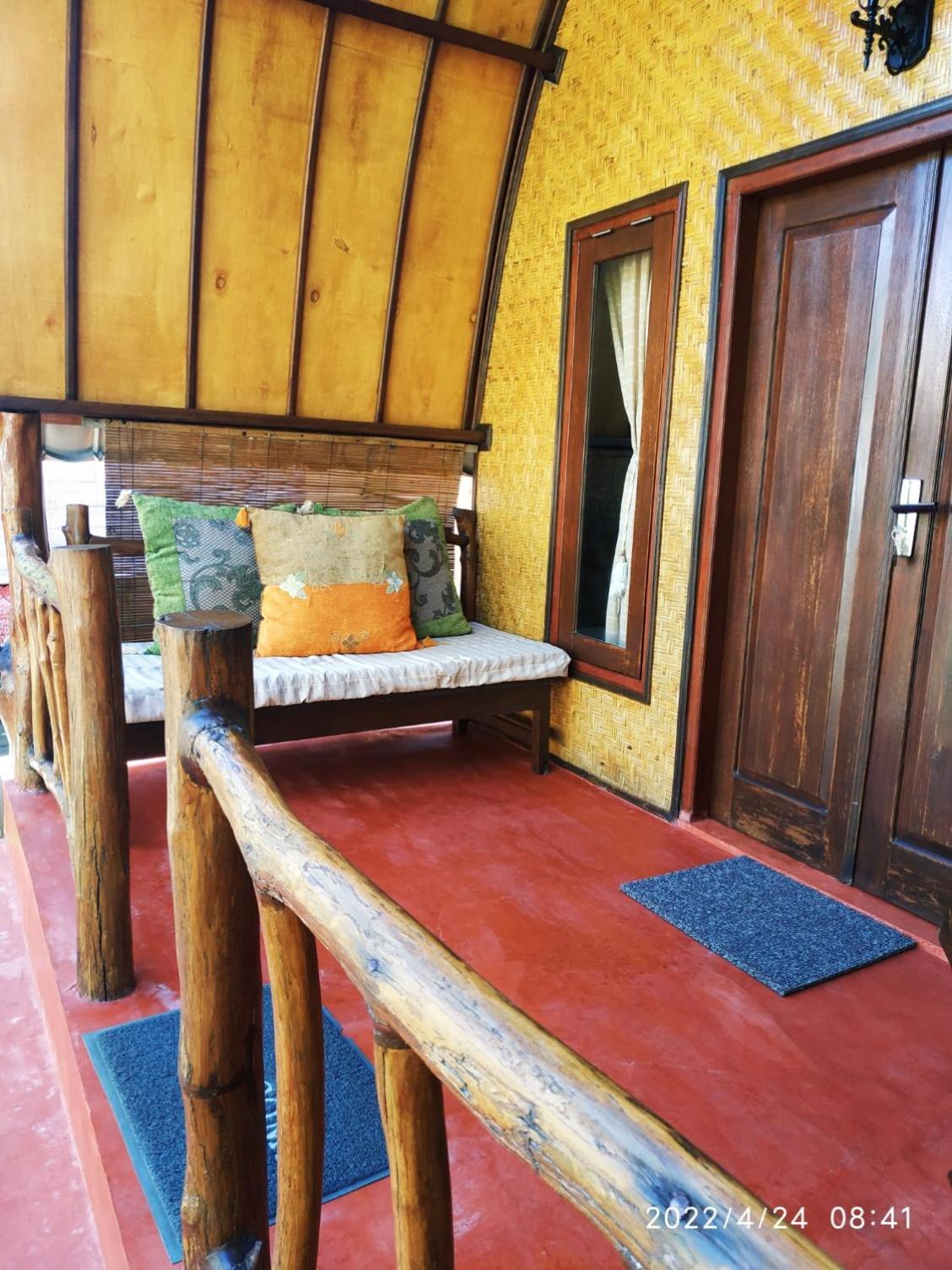 Deluxe Bungalow photo 3