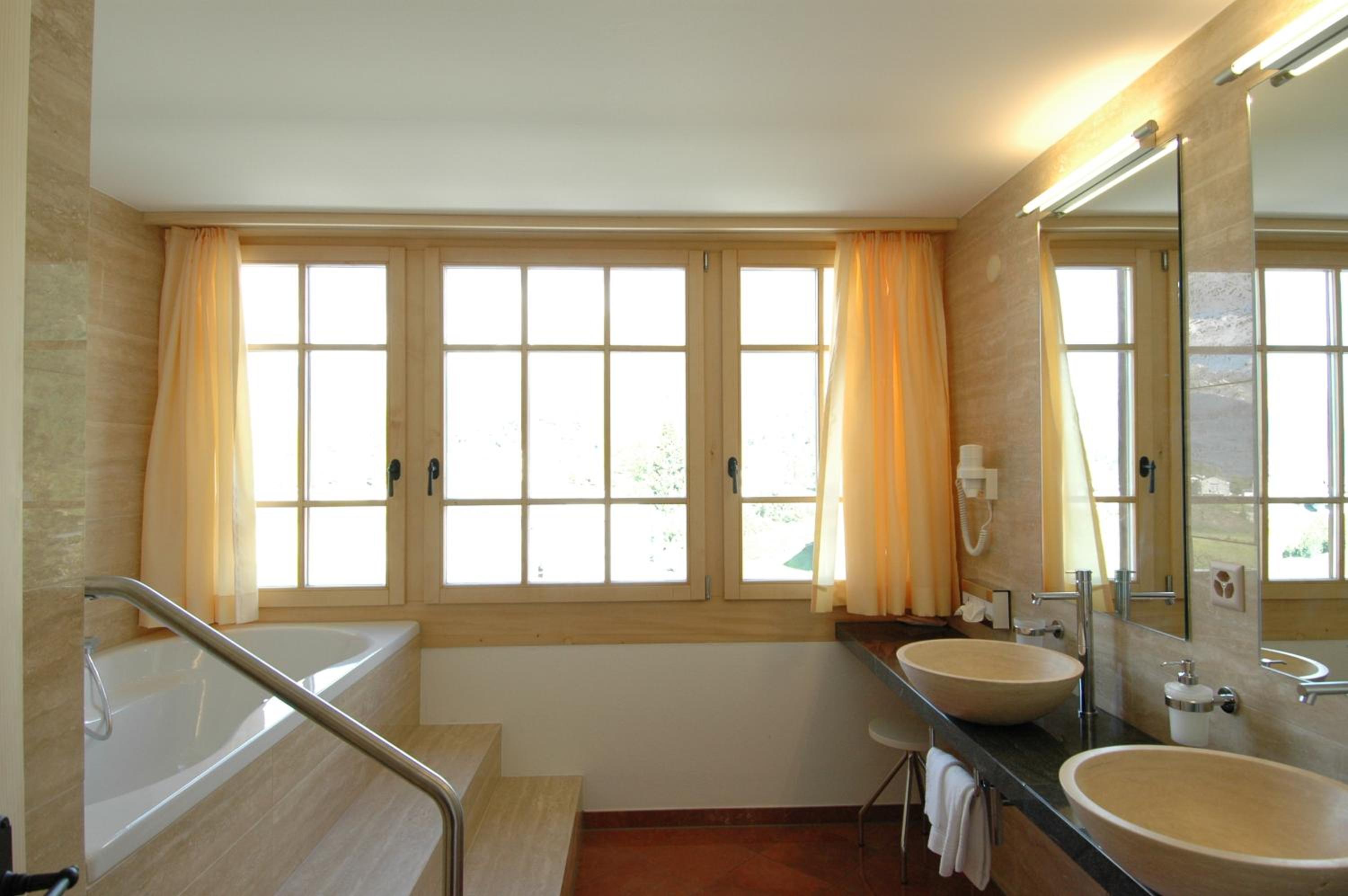 Junior Suite with Lake View photo 3