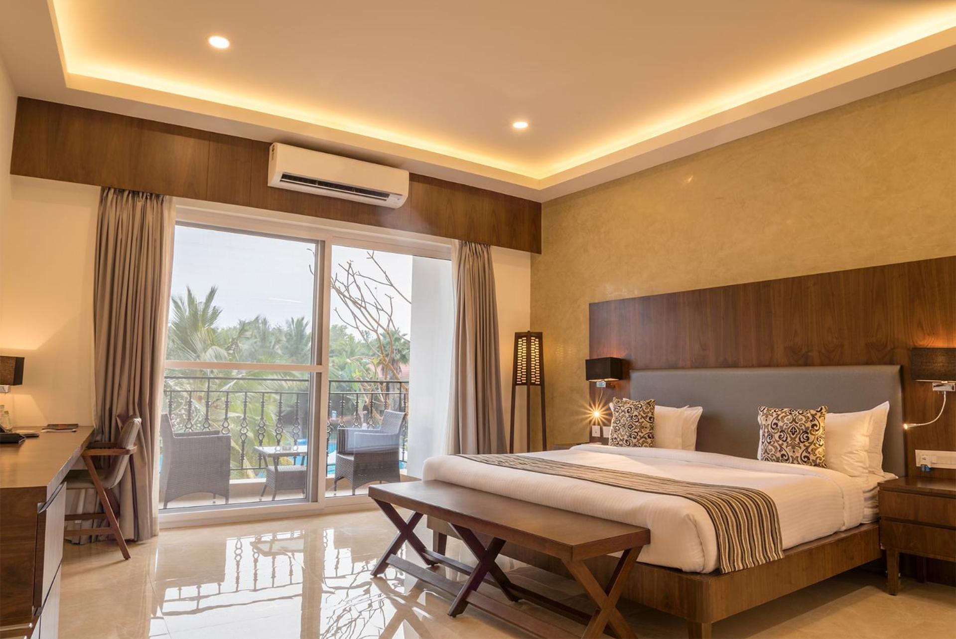 Superior Room with Pool View - Photo 1