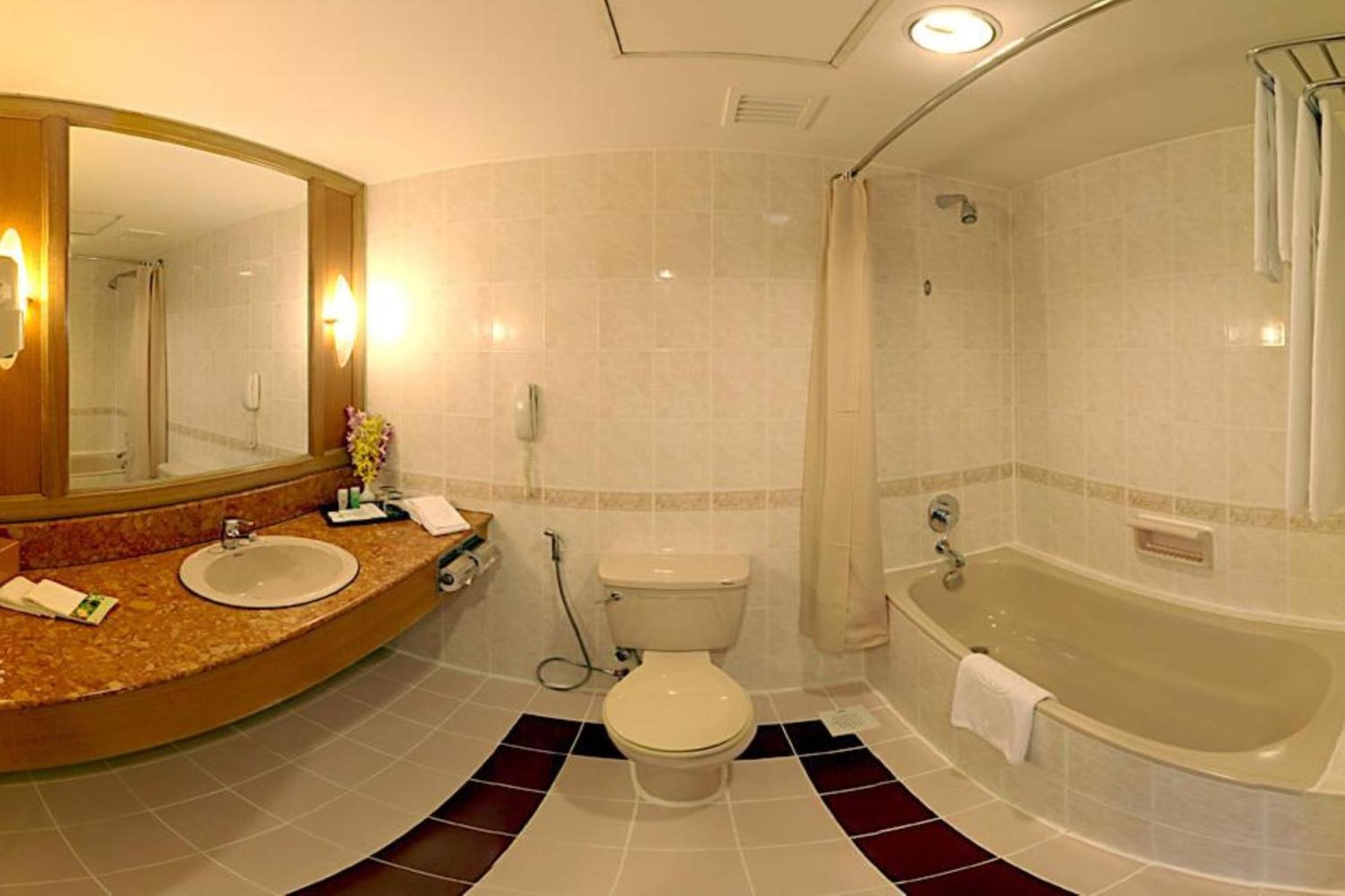 Deluxe Double or Twin Room with Balcony - Photo 6