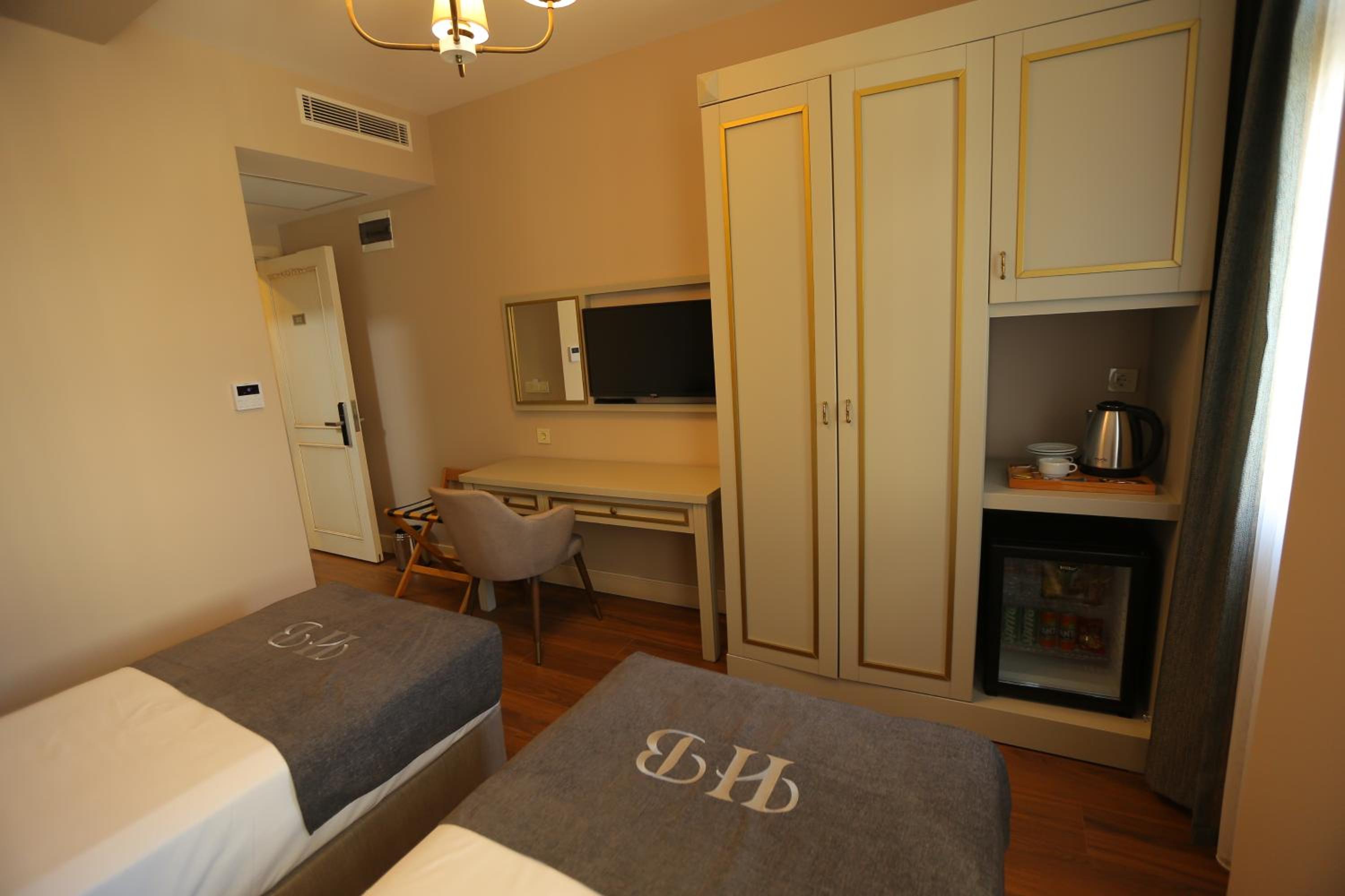 Double or Twin Room photo 2