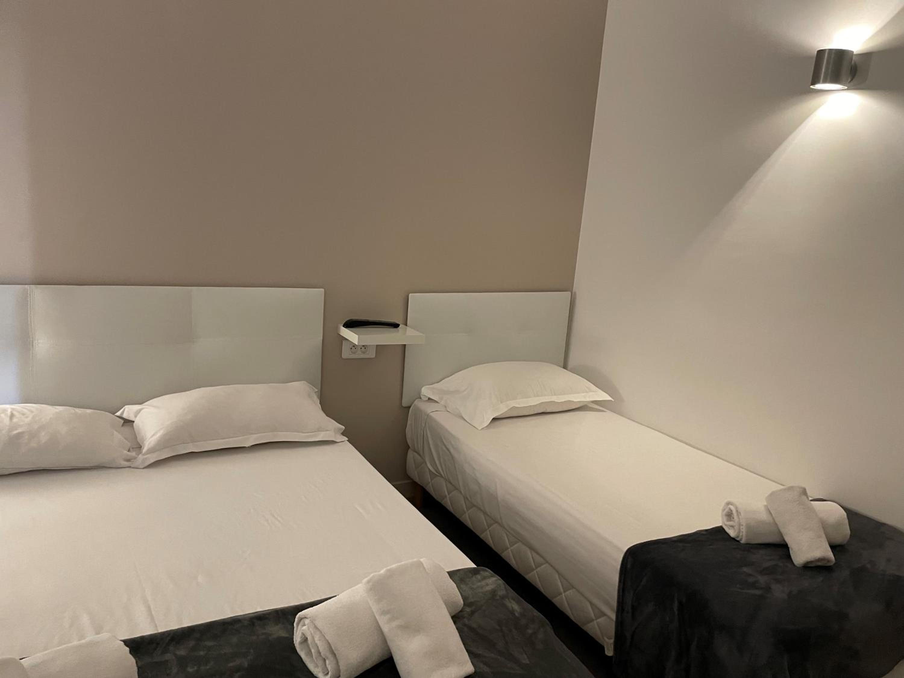 Triple Room - Photo 12