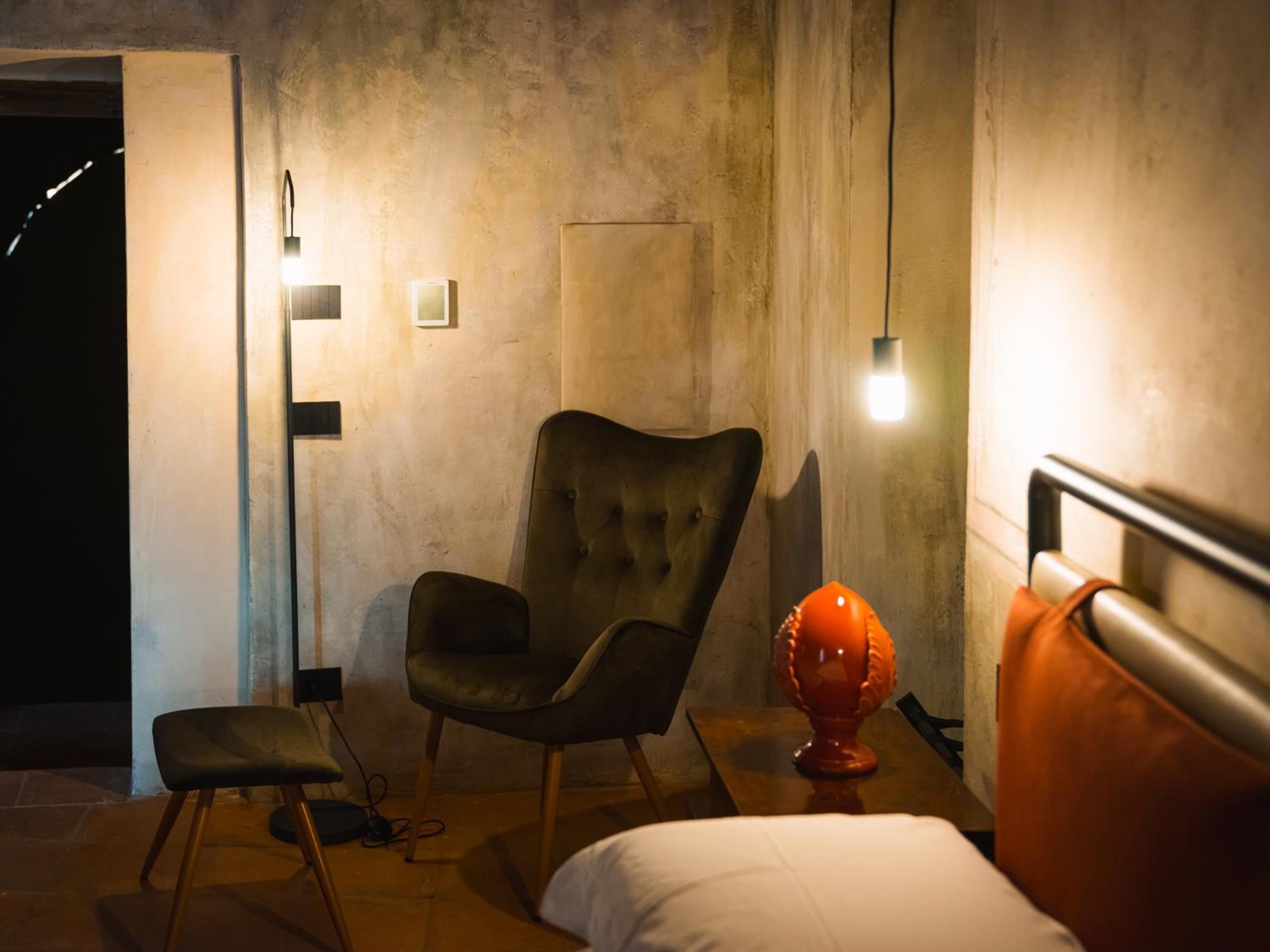Junior Suite with Balcony - Photo 13