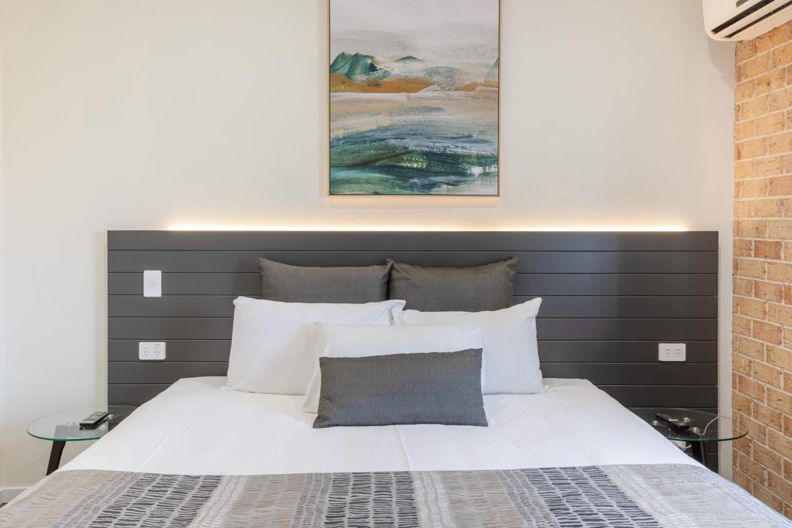 Two-Bedroom Apartment thumbnail 6