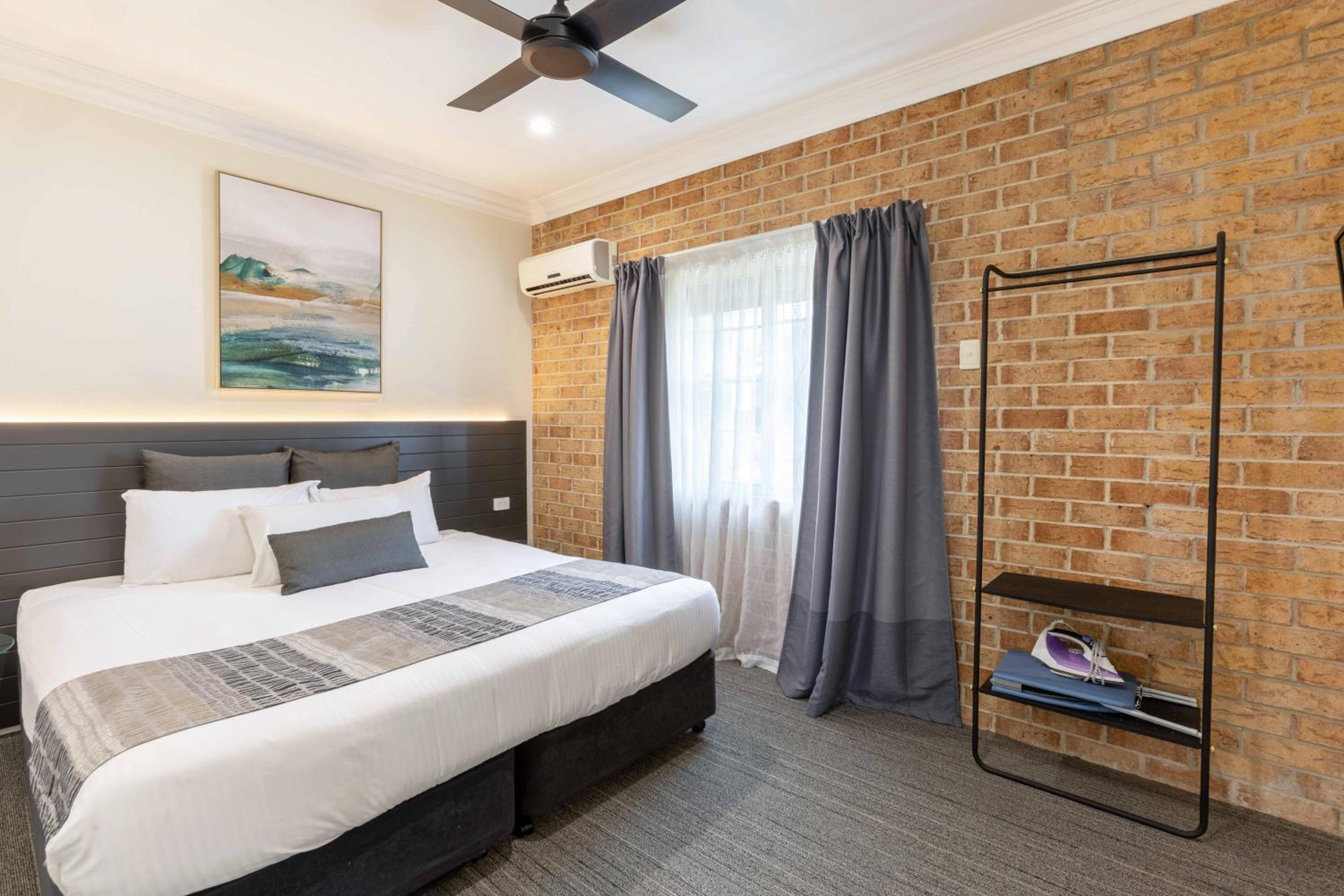 Two-Bedroom Apartment thumbnail 5
